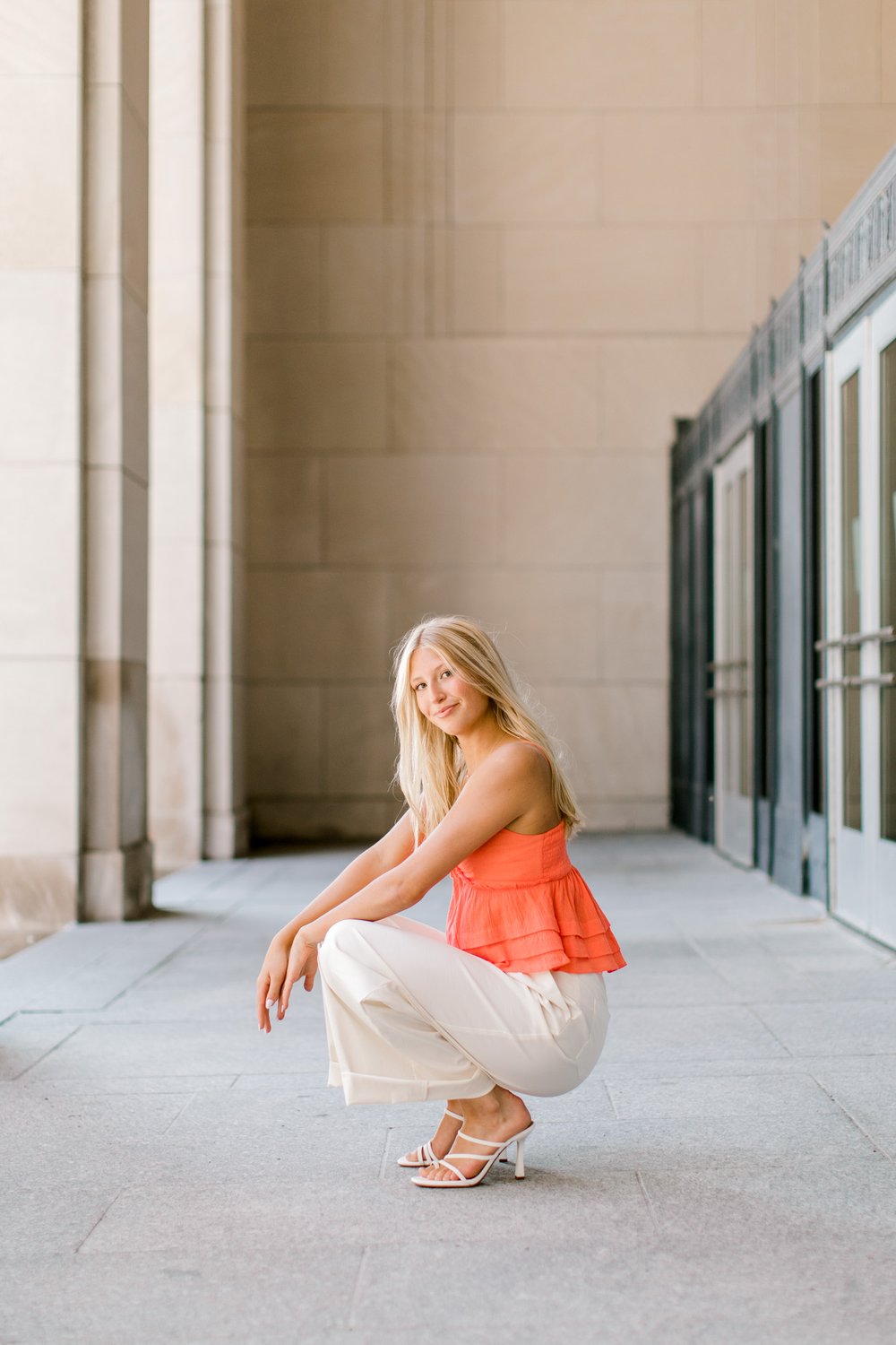 Senior Girl Session Downtown Grand Rapids and Lake Michigan | Light &amp; Airy Modern Senior Session | What to Wear to a Senior Session | Laurenda Marie Photography
