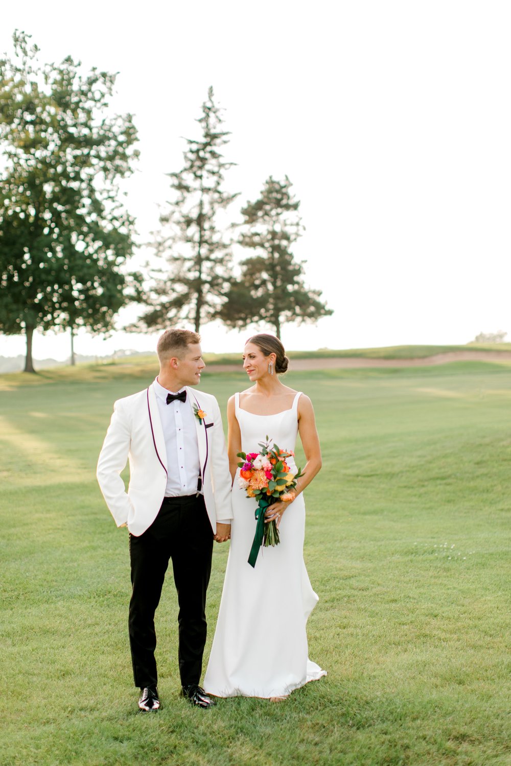 Colorful Modern Summer Wedding at Watermark Country Club | Grand Rapids Michigan | Laurenda Marie Photography