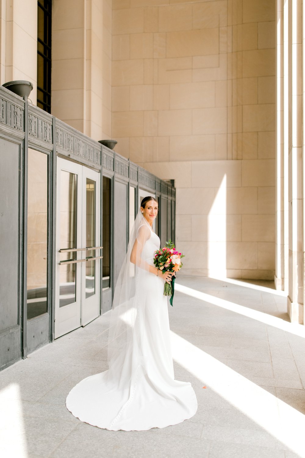 Colorful Modern Summer Wedding at Watermark Country Club | Grand Rapids Michigan | Laurenda Marie Photography