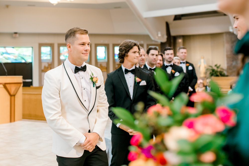 Colorful Modern Summer Wedding at Watermark Country Club | Grand Rapids Michigan | Laurenda Marie Photography