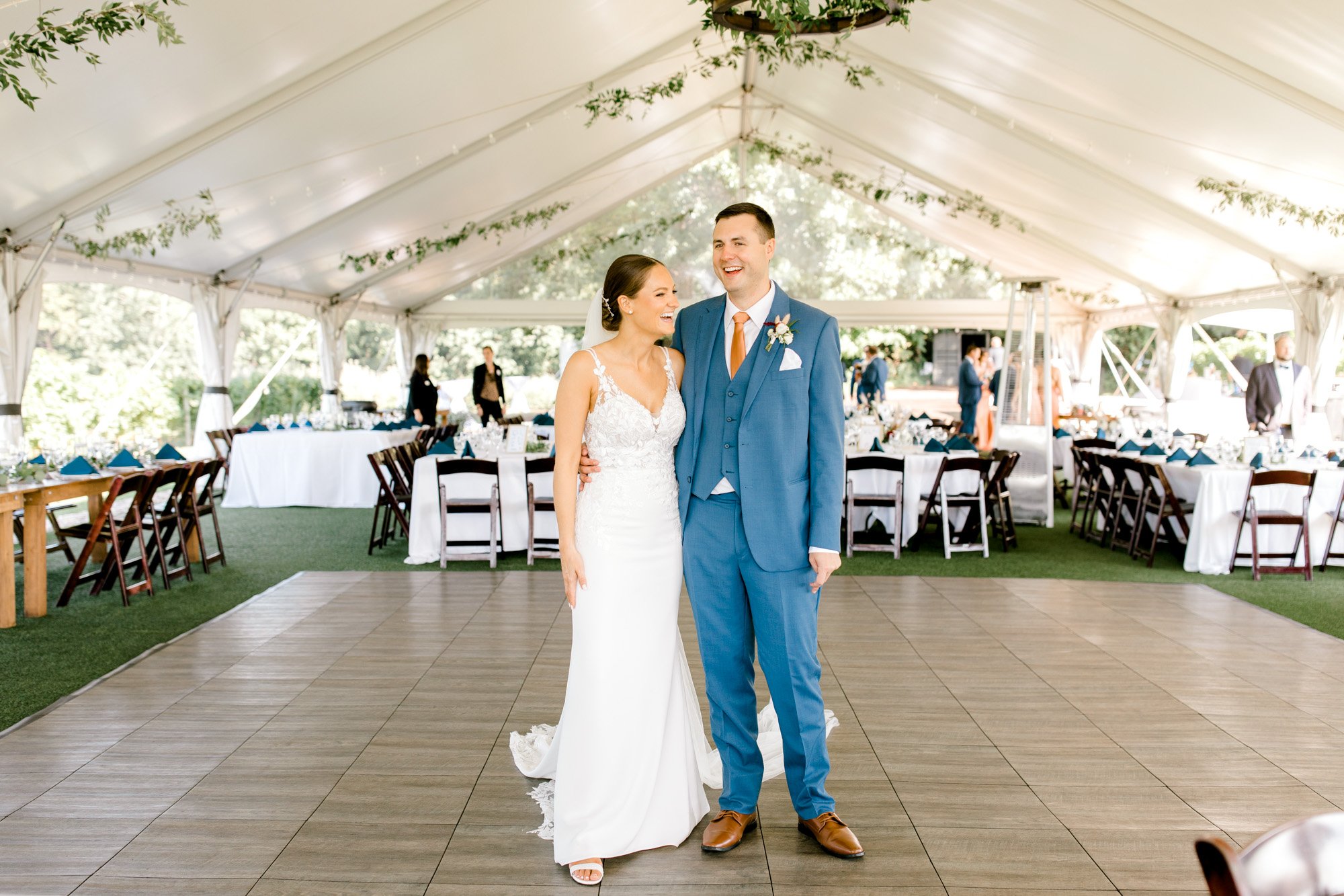 Fall Michigan Wedding | Vineyard Wedding | Light and Airy | Laurenda Marie Photography