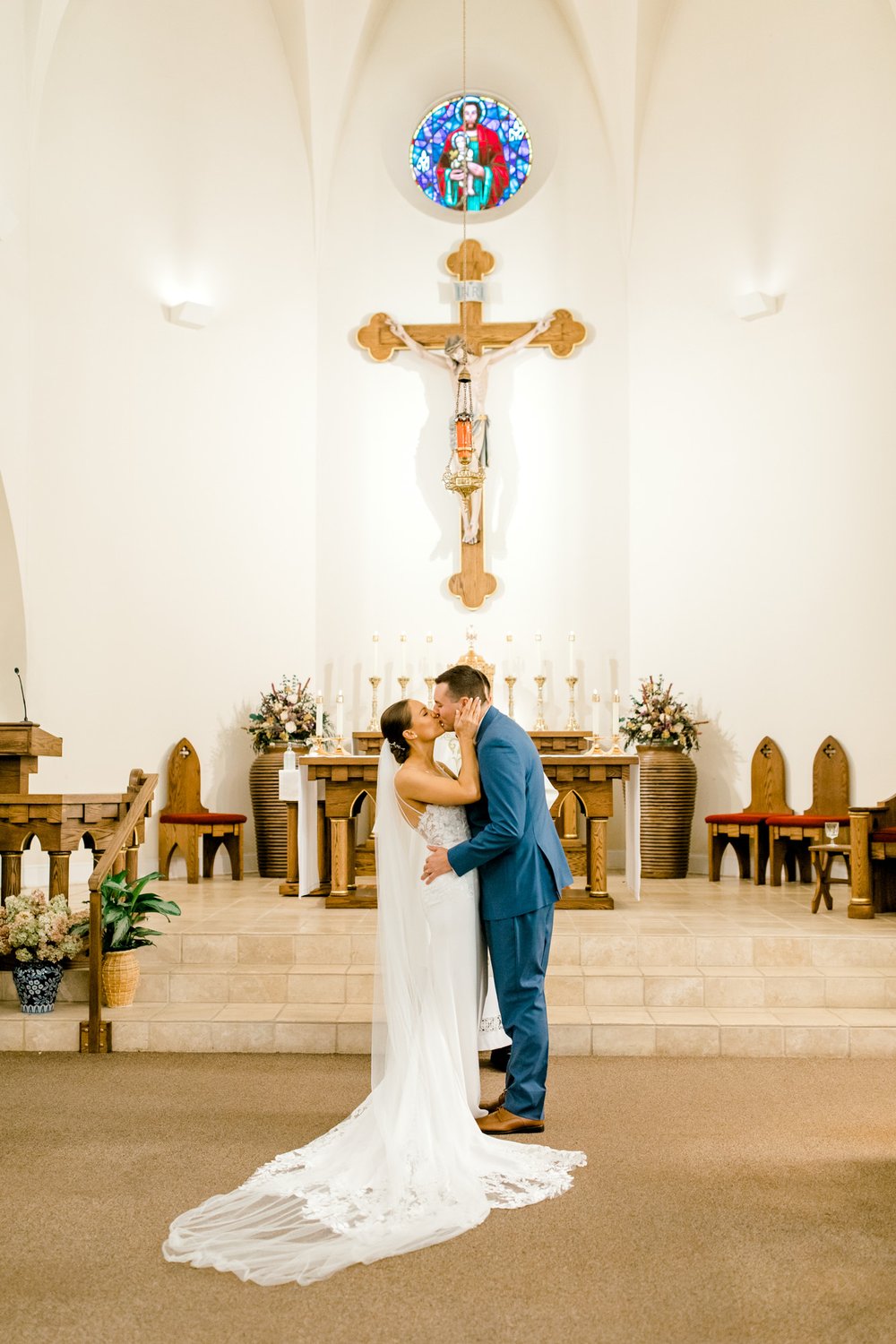 Fall Michigan Wedding | Vineyard Wedding | Light and Airy | Laurenda Marie Photography