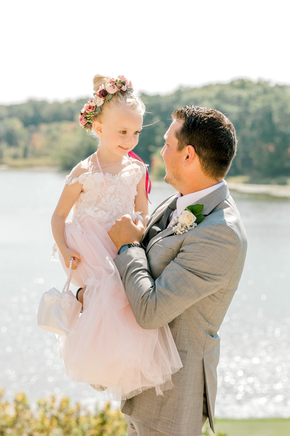 Michigan Country Club Wedding | Light &amp; Airy Wedding Photography | Laurenda Marie Photography