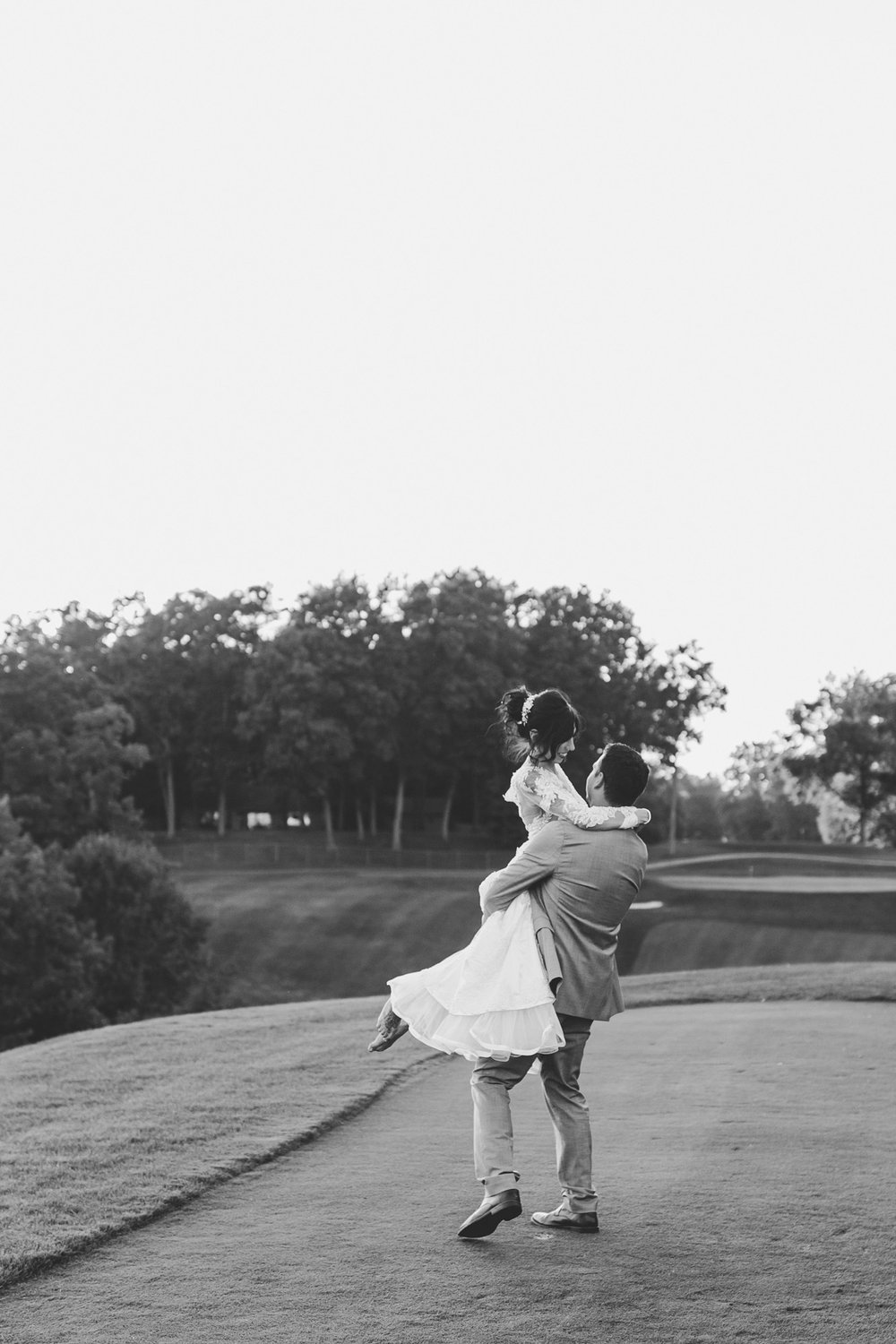 Michigan Country Club Wedding | Light &amp; Airy Wedding Photography | Laurenda Marie Photography