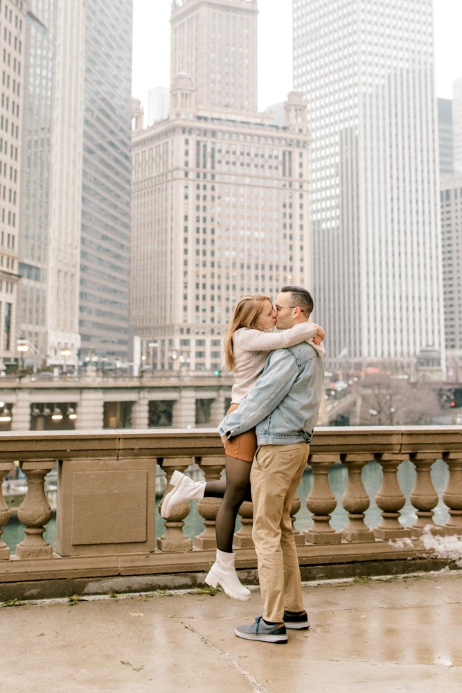 Chicago Wrigley Building Engagement Session | Timeless Wedding Photography | Laurenda Marie Photography