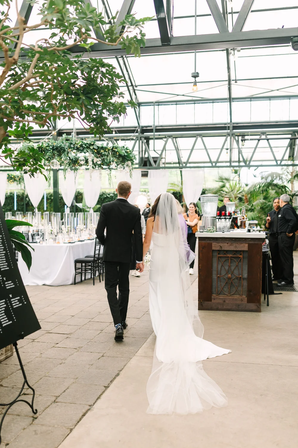 Timeless Planterra Conservatory Michigan Wedding | Laurenda Marie Photography