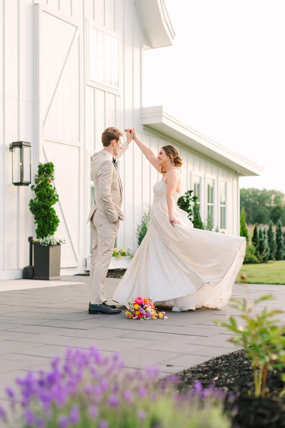 Modern, Colorful Michigan Wedding at Etre Farms | Laurenda Marie Photography