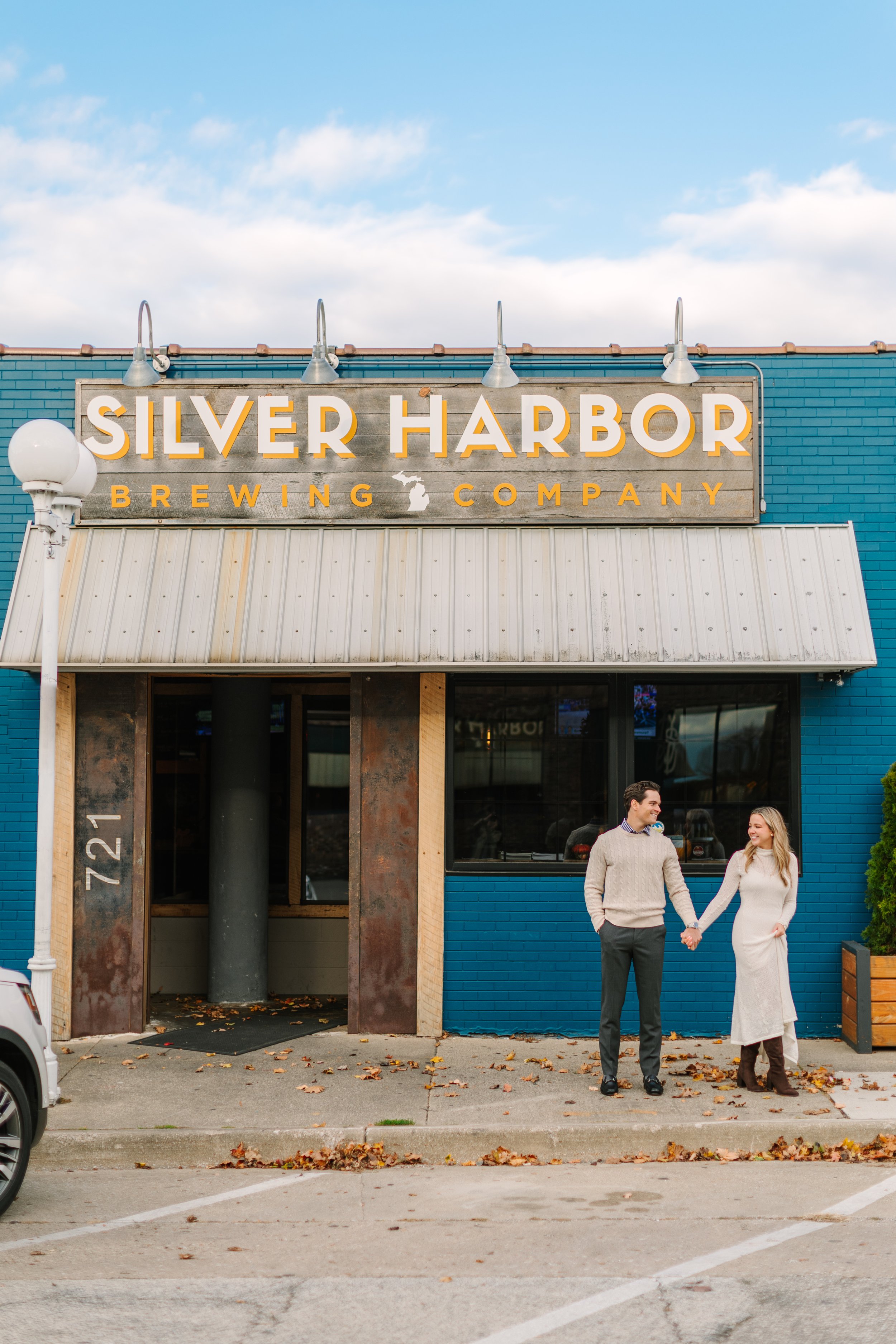 Urban Engagement Session in Michigan | Classic, Timeless Engagement Photos | Laurenda Marie Photography | St Joseph Michigan