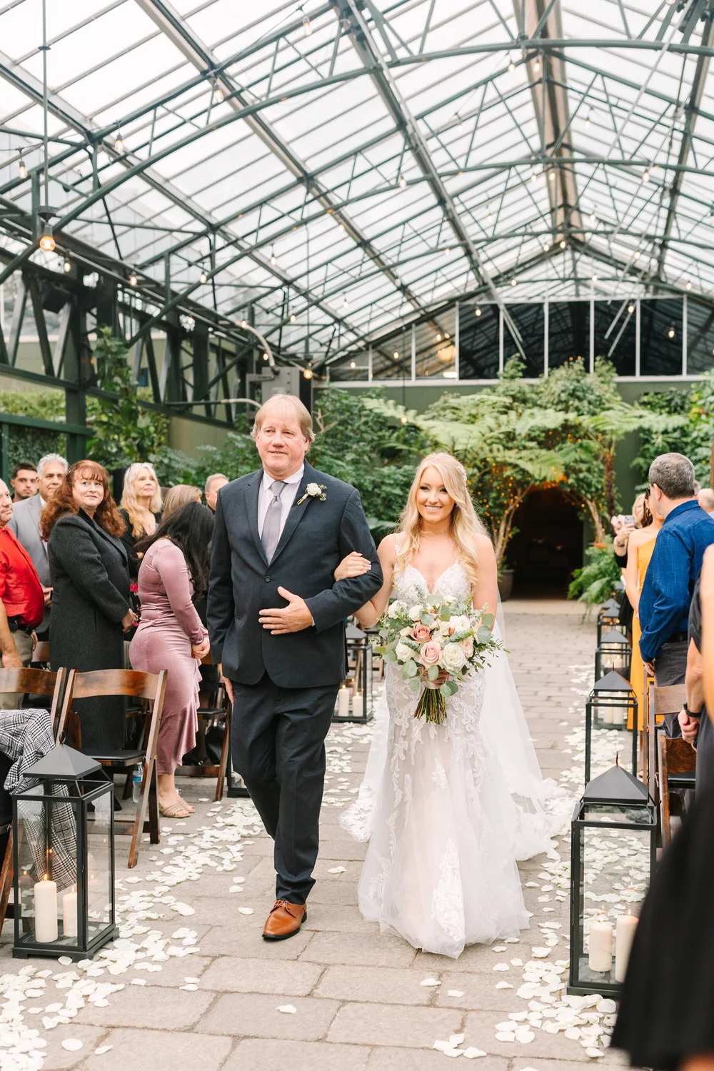 Fall Wedding at Planterra Conservatory | Modern, Timeless Wedding Photography in West Michigan | Laurenda Marie Photography