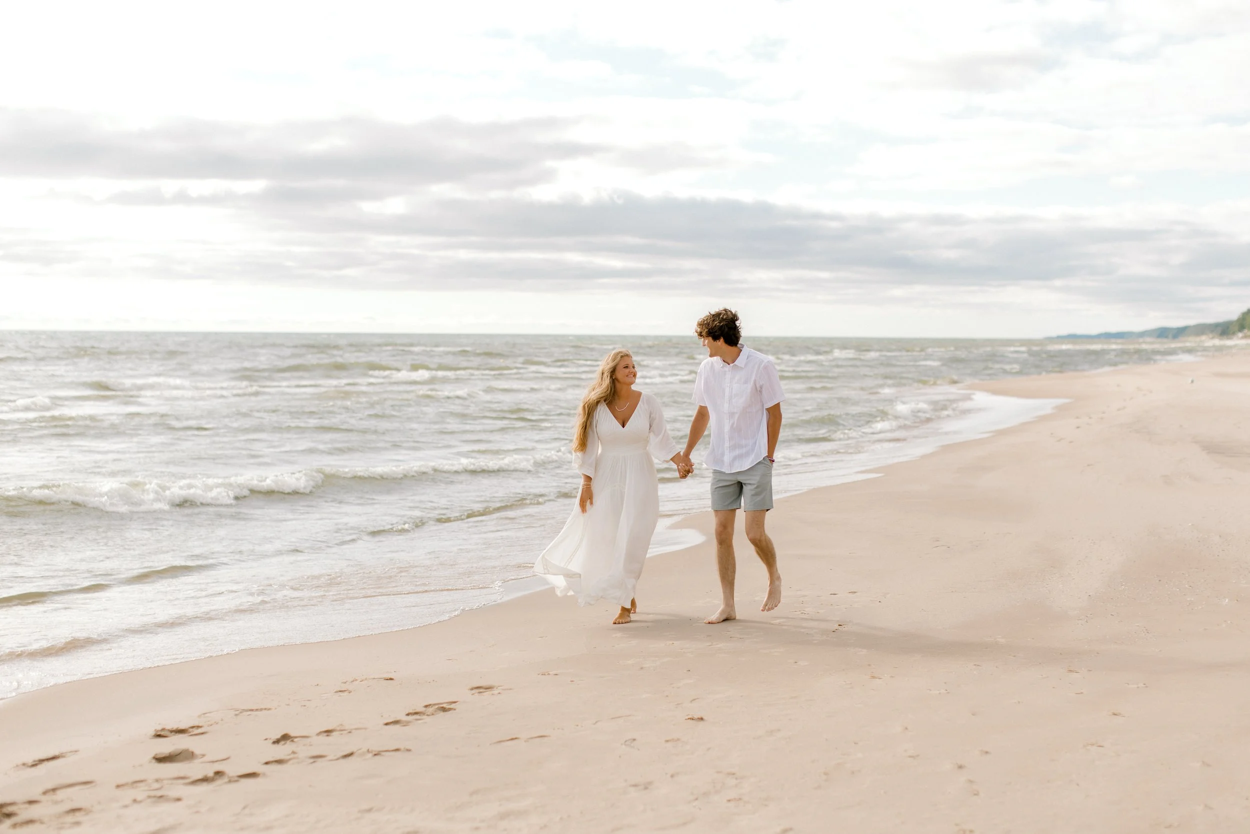 Lake Michigan Engagement Session | Michigan Weddings | Laurenda Marie Photography