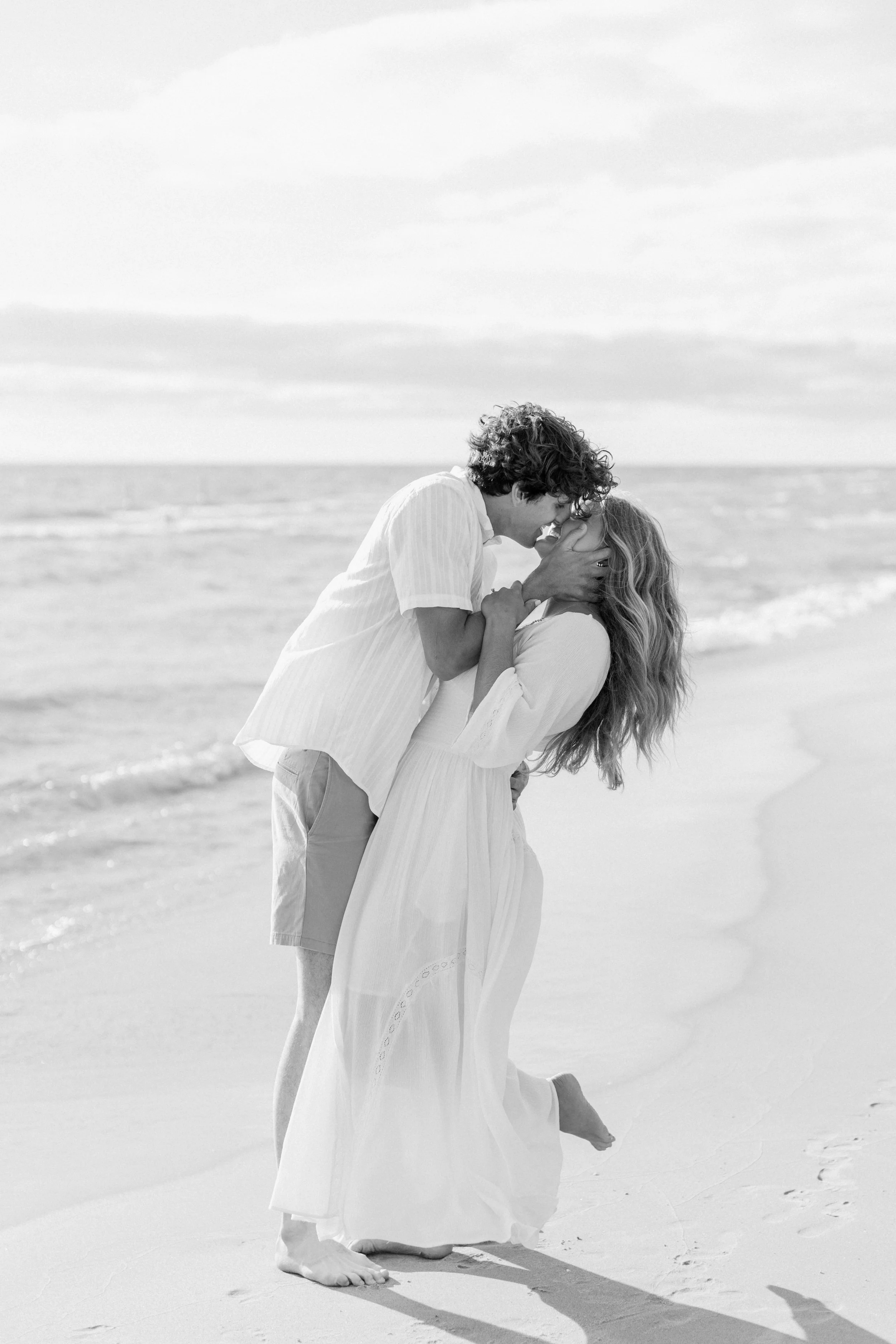 Lake Michigan Engagement Session | Michigan Weddings | Laurenda Marie Photography