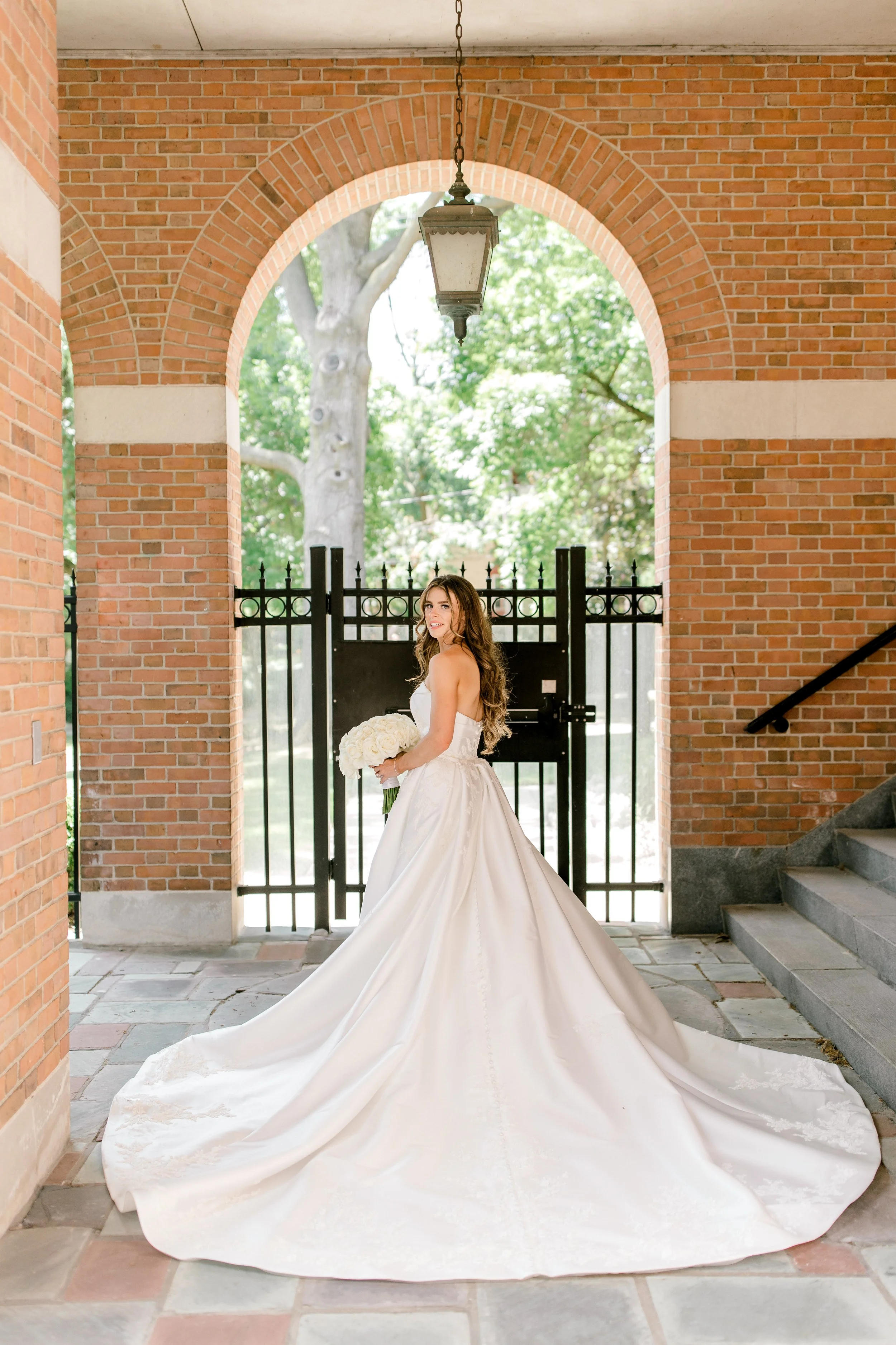 Cascade Hills Country Club Wedding | Grand Rapids, Michigan | Laurenda Marie Photography | Light and Airy, Timeless, Modern