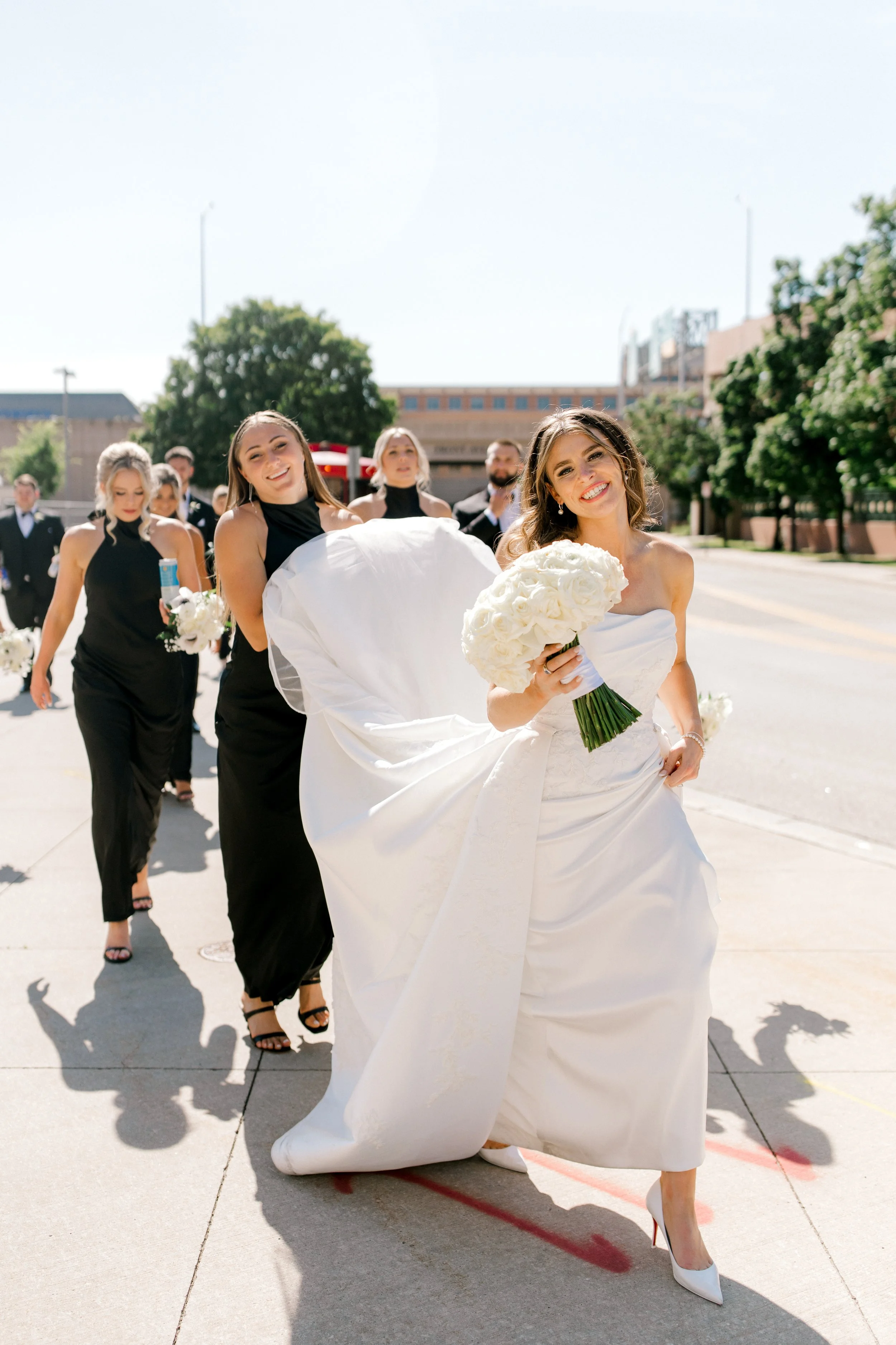 Cascade Hills Country Club Wedding | Grand Rapids, Michigan | Laurenda Marie Photography | Light and Airy, Timeless, Modern