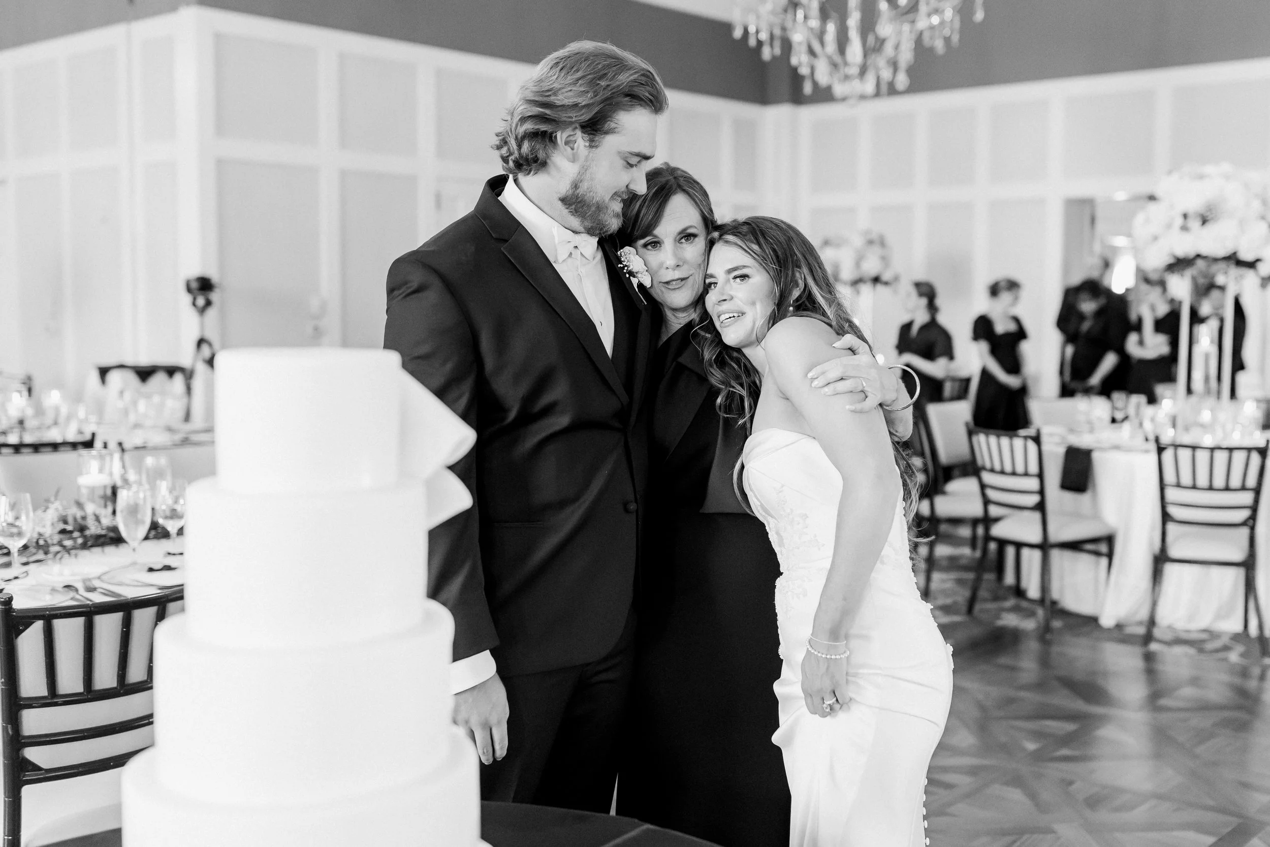 Cascade Hills Country Club Wedding | Grand Rapids, Michigan | Laurenda Marie Photography | Light and Airy, Timeless, Modern
