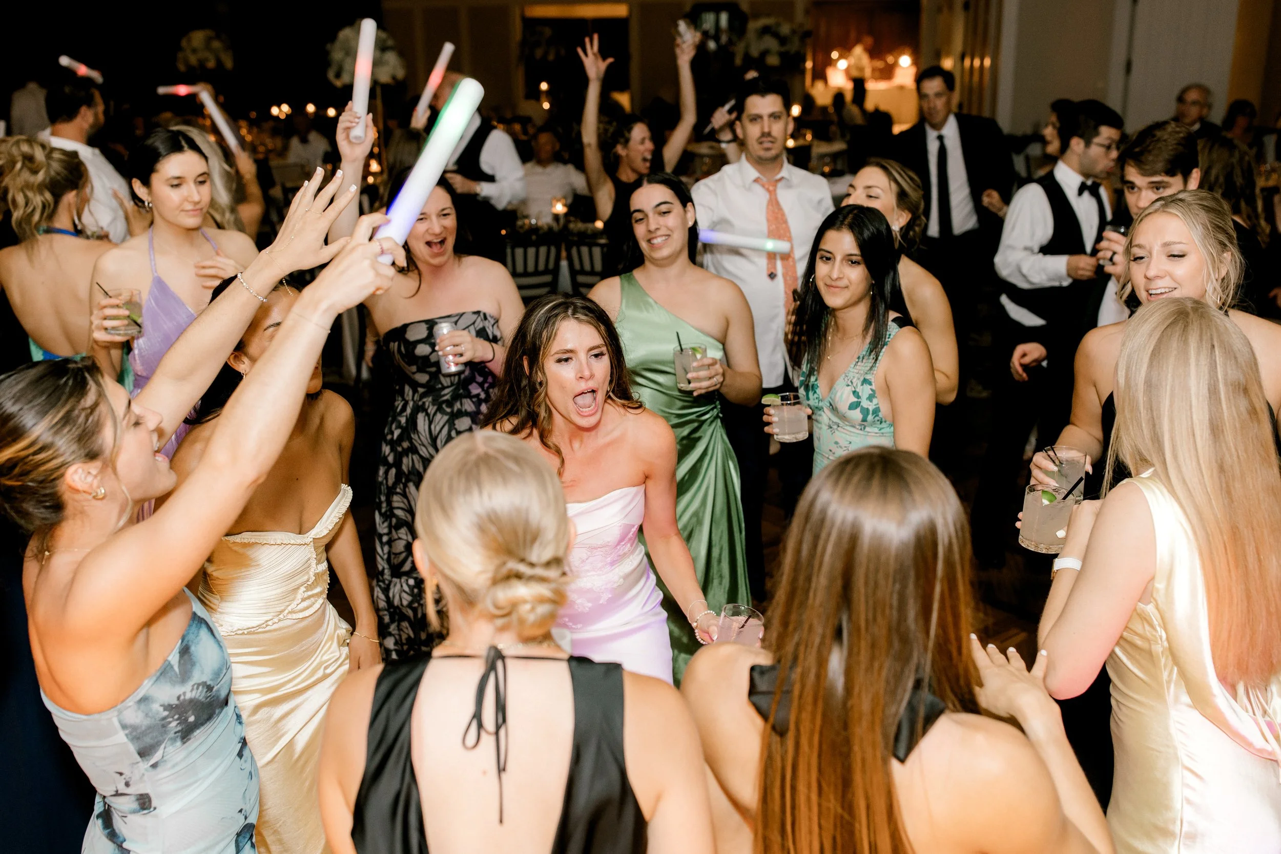 Cascade Hills Country Club Wedding | Grand Rapids, Michigan | Laurenda Marie Photography | Light and Airy, Timeless, Modern