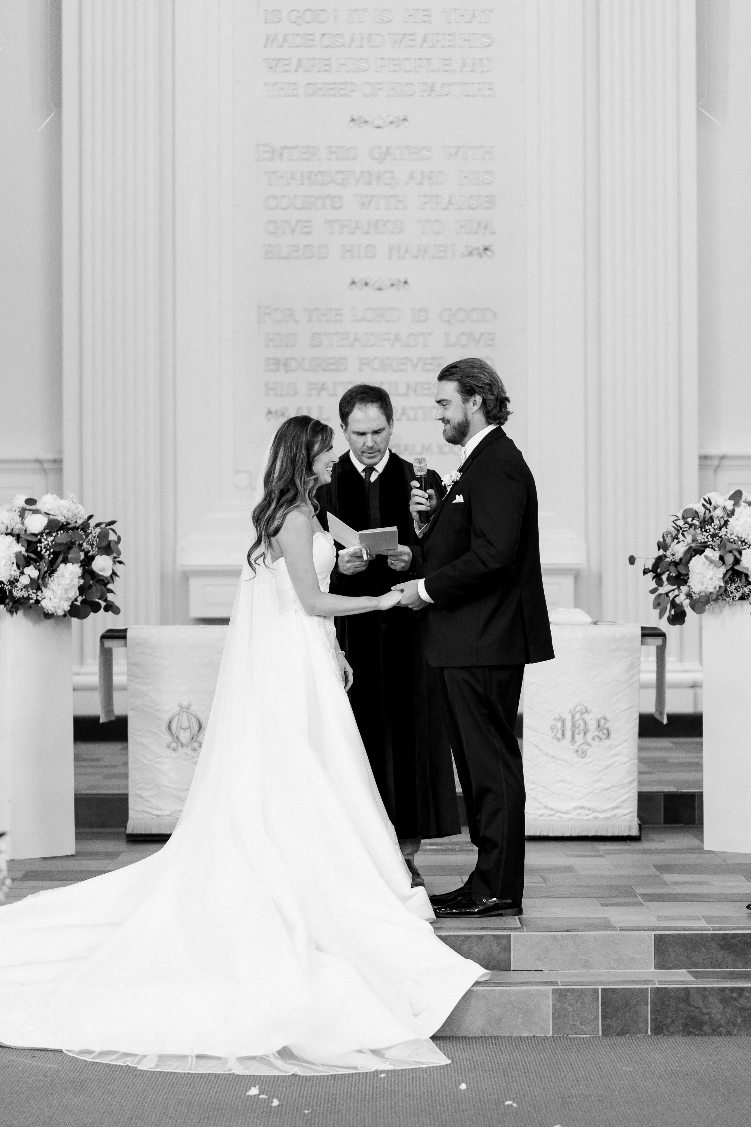 Cascade Hills Country Club Wedding | Grand Rapids, Michigan | Laurenda Marie Photography | Light and Airy, Timeless, Modern