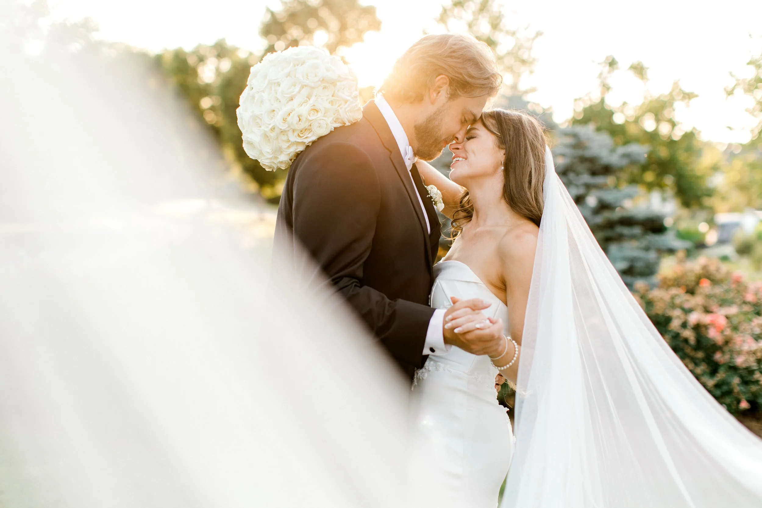 Cascade Hills Country Club Wedding | Grand Rapids, Michigan | Laurenda Marie Photography | Light and Airy, Timeless, Modern