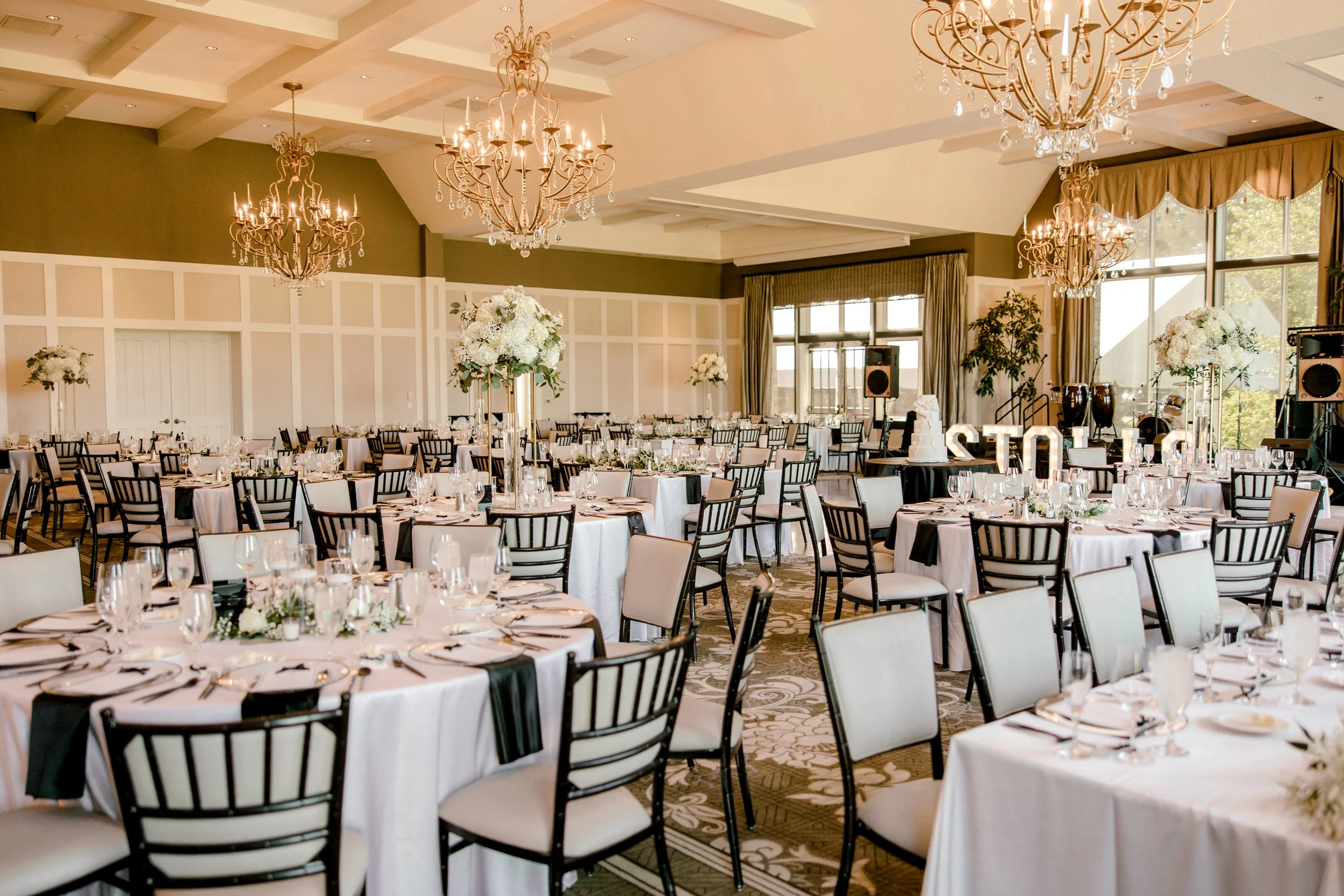 Cascade Hills Country Club Wedding | Grand Rapids, Michigan | Laurenda Marie Photography | Light and Airy, Timeless, Modern