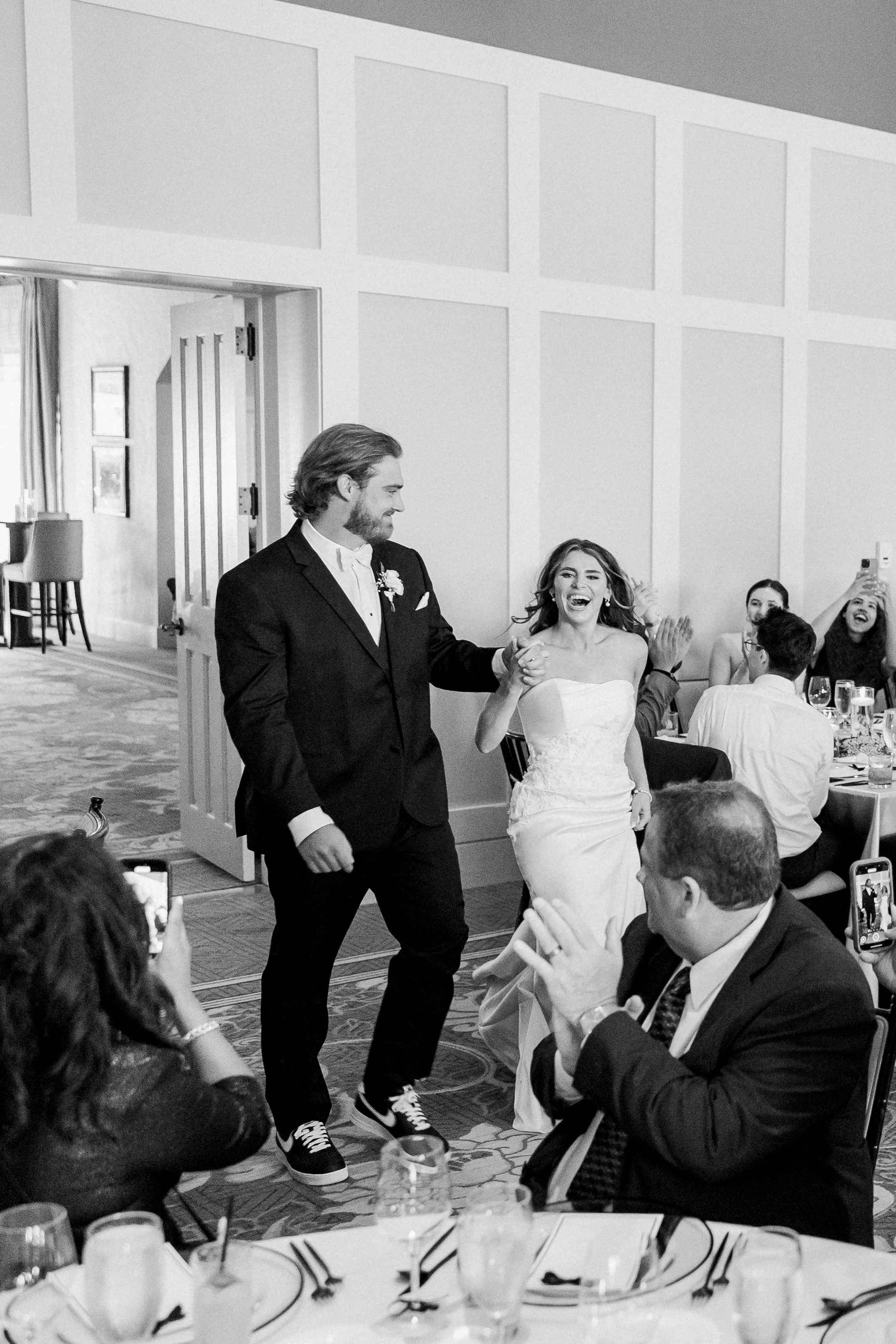 Cascade Hills Country Club Wedding | Grand Rapids, Michigan | Laurenda Marie Photography | Light and Airy, Timeless, Modern