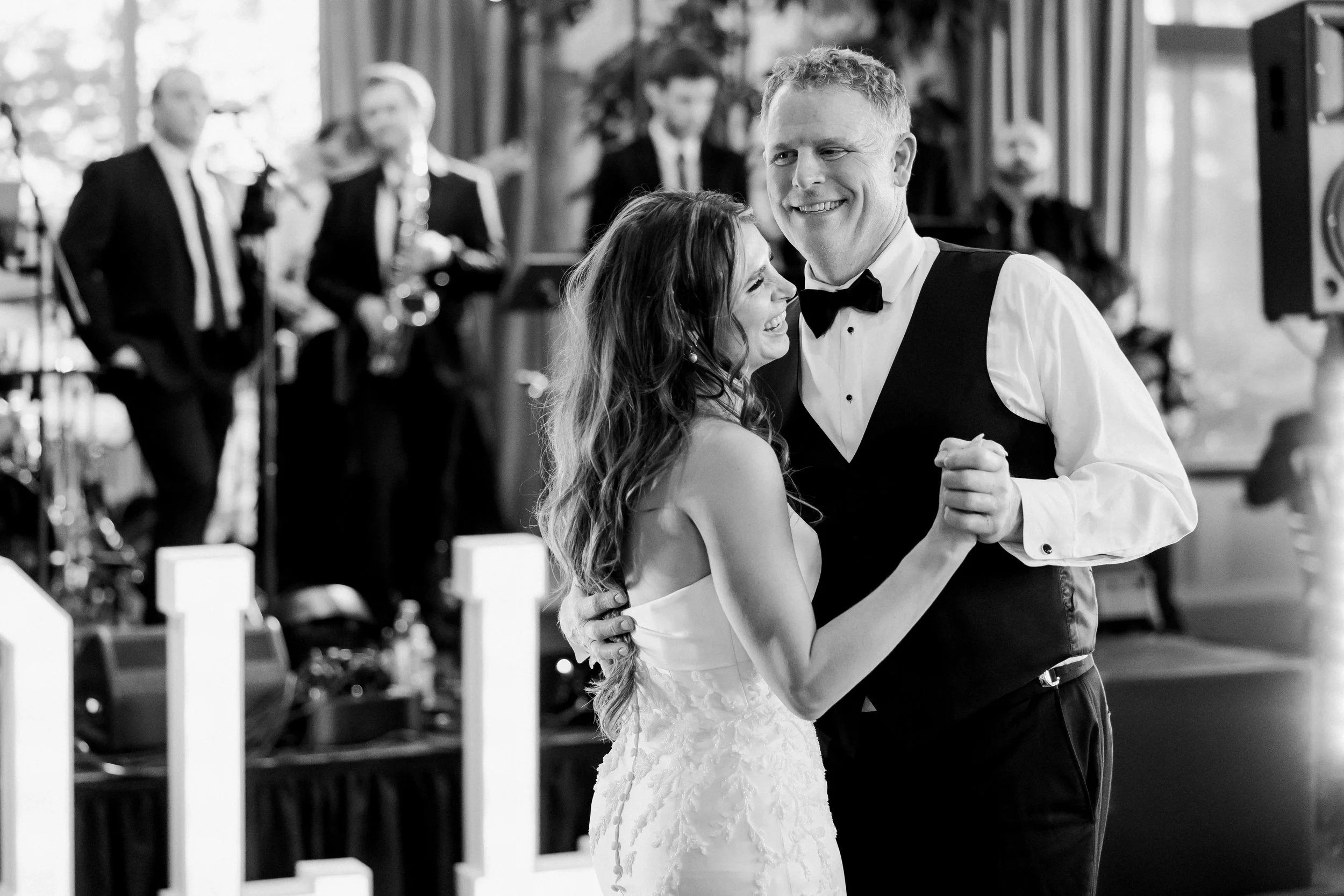 Cascade Hills Country Club Wedding | Grand Rapids, Michigan | Laurenda Marie Photography | Light and Airy, Timeless, Modern
