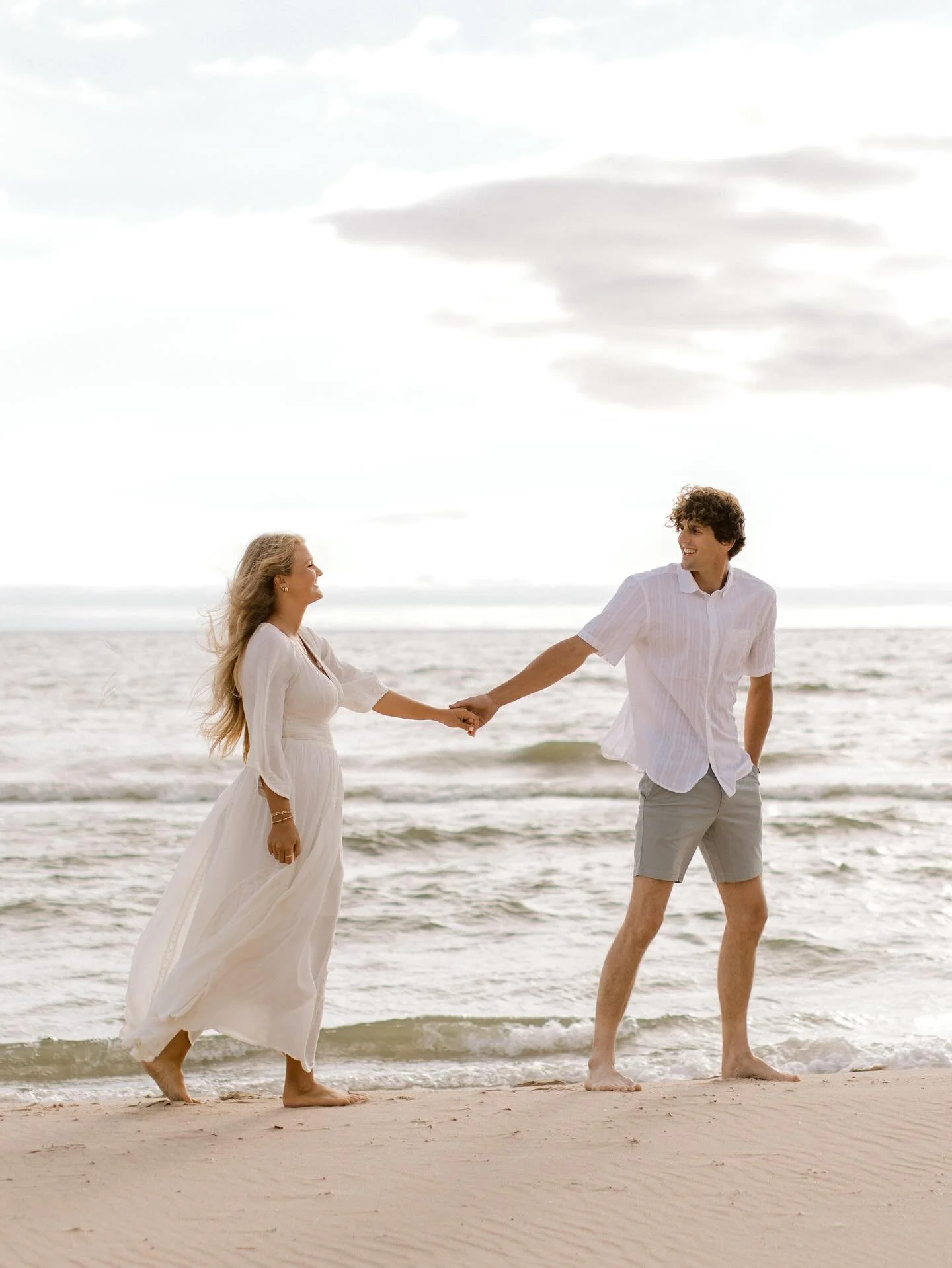 Hadleigh and Daniel at Lake Michigan 🫶🏻

#Laurendamariephotography #risingtide #grandrapidsweddingphotographer #westmichiganweddingphotographer #theprettyblog #stylemepretty  #laurendamariebrides #naturallightphotographer #lightandairy #naturalligh