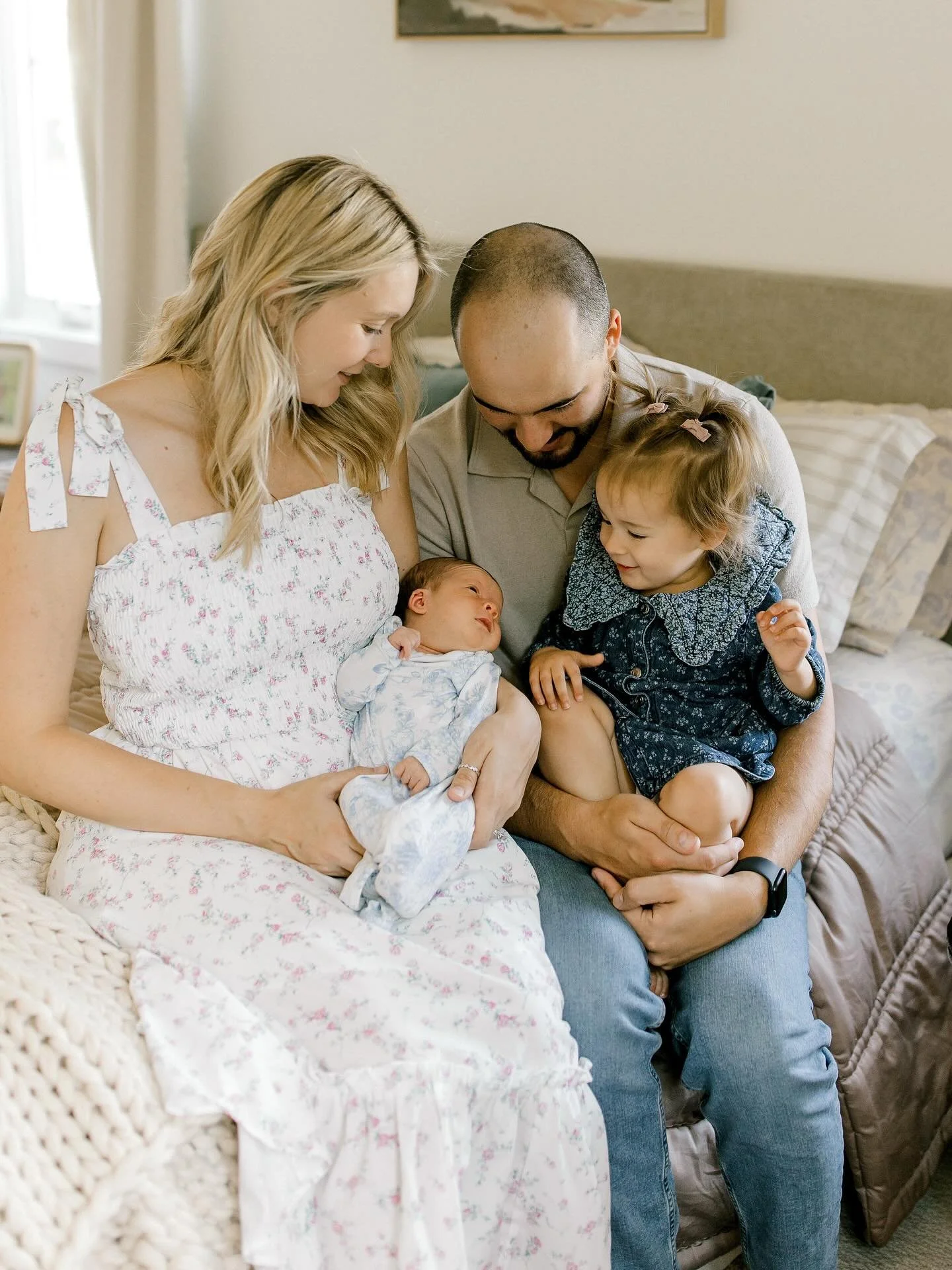 Lindsey Family ☺️

#Laurendamariephotography #theprettyblog #ig_kids #instakids #thefountcollective #candidchildhood #childhoodunplugged #momtographer #clickinmoms #dearphotographer #followthislight #mastinlabs #lightandairy #lifeandlensblog #lemonad