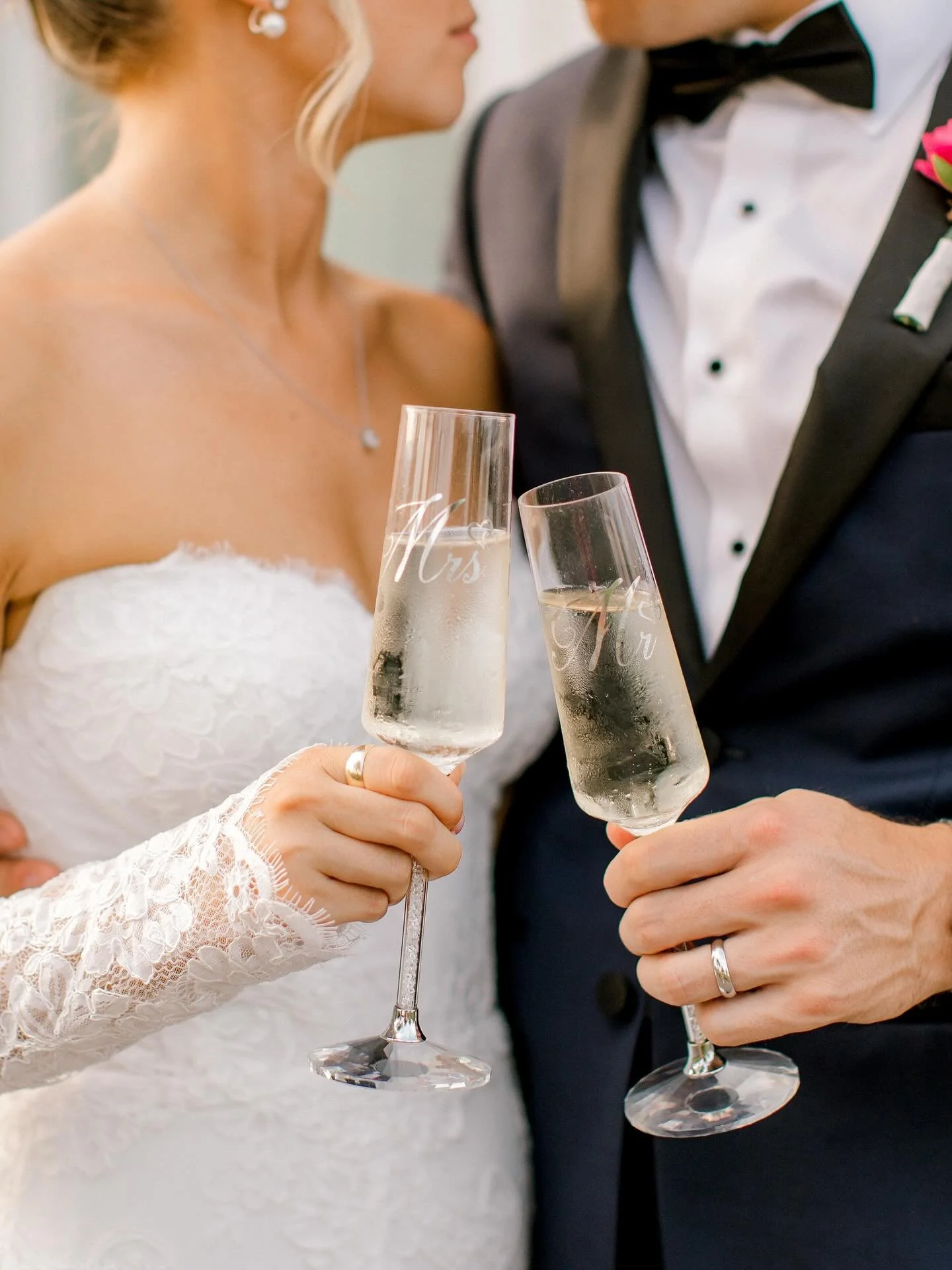 I have 3-4 more openings left for my 2026 wedding season! Link in bio to begin our conversation!! 🥂 

#Laurendamariephotography #risingtide #grandrapidsweddingphotographer #westmichiganweddingphotographer #theprettyblog #stylemepretty  #laurendamari
