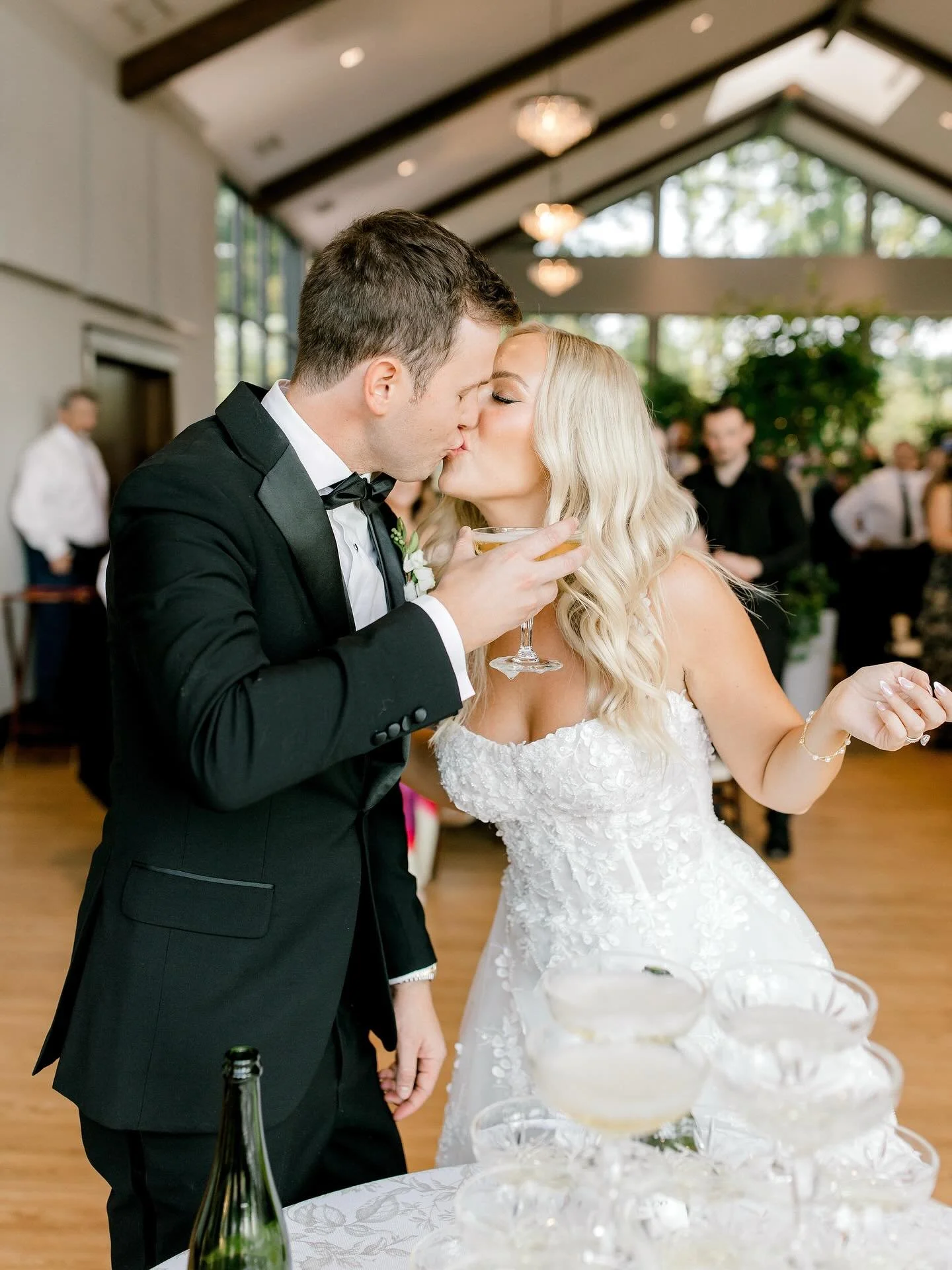 A few more wedding openings left for 2026! 🥂 Let&rsquo;s chat! 

#Laurendamariephotography #risingtide #grandrapidsweddingphotographer #westmichiganweddingphotographer #theprettyblog #stylemepretty  #laurendamariebrides #naturallightphotographer #li