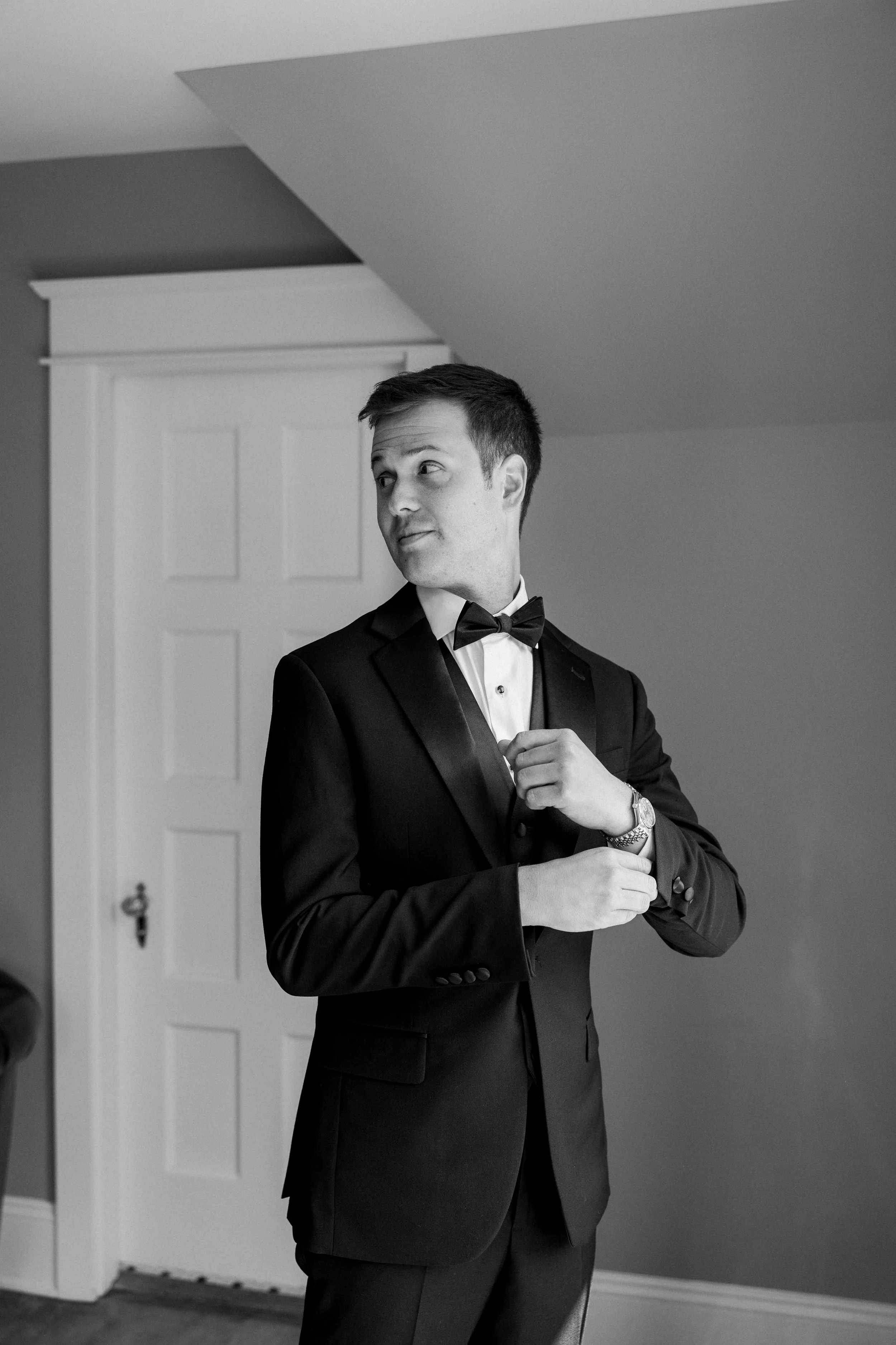 Timeless, Romantic Wedding at Venue3Two | Laurenda Marie Photography | Michigan Wedding Photographer