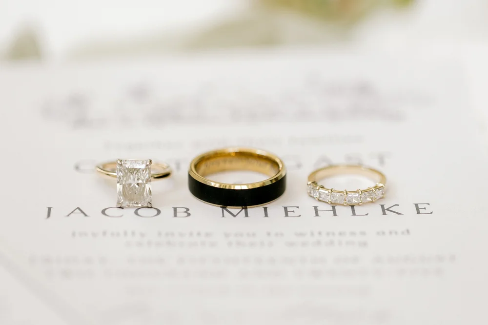 Timeless, Romantic Wedding at Venue3Two | Laurenda Marie Photography | Michigan Wedding Photographer