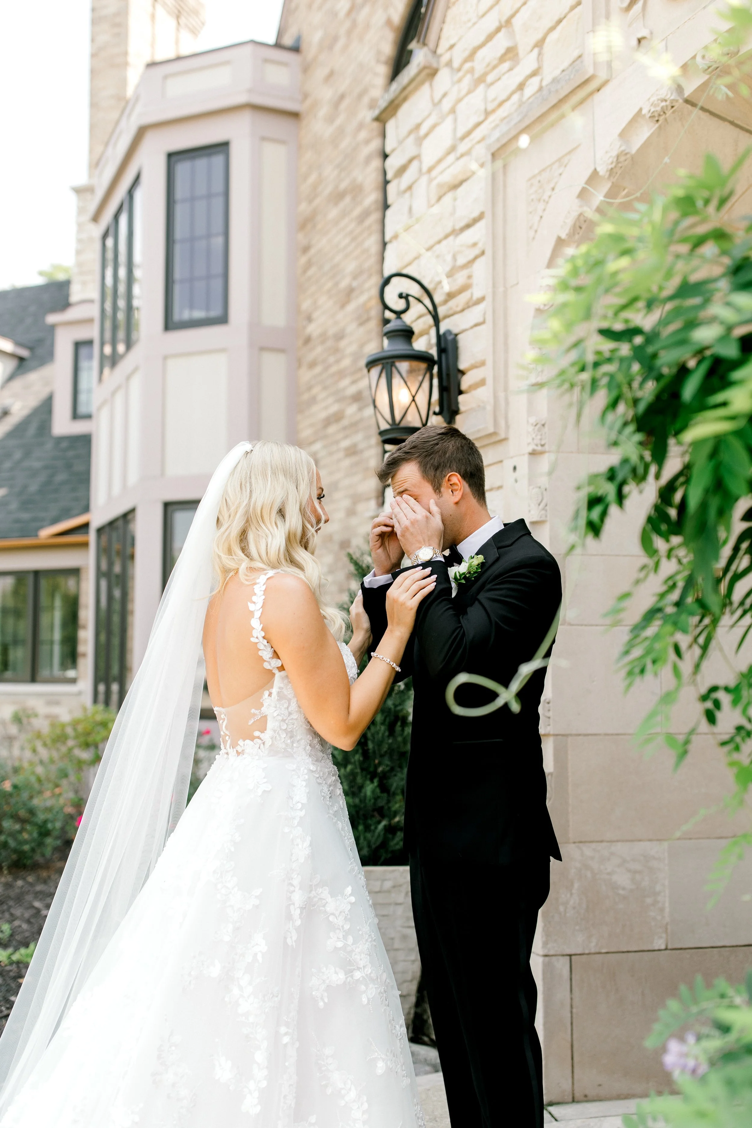Timeless, Romantic Wedding at Venue3Two | Laurenda Marie Photography | Michigan Wedding Photographer