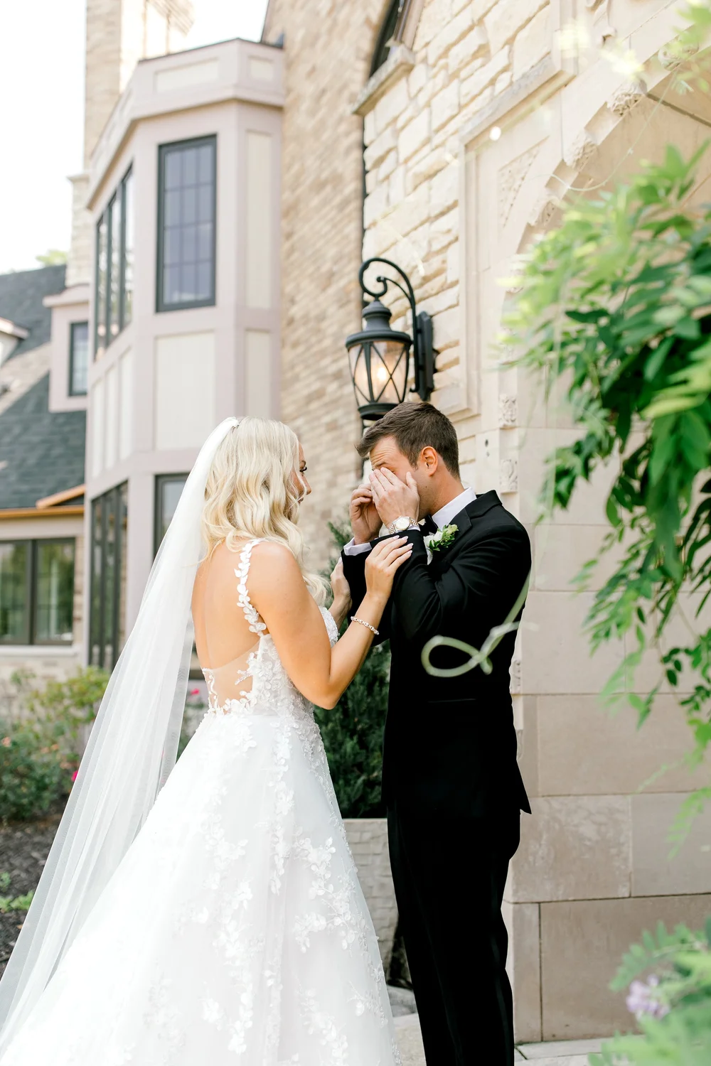Timeless, Romantic Wedding at Venue3Two | Laurenda Marie Photography | Michigan Wedding Photographer