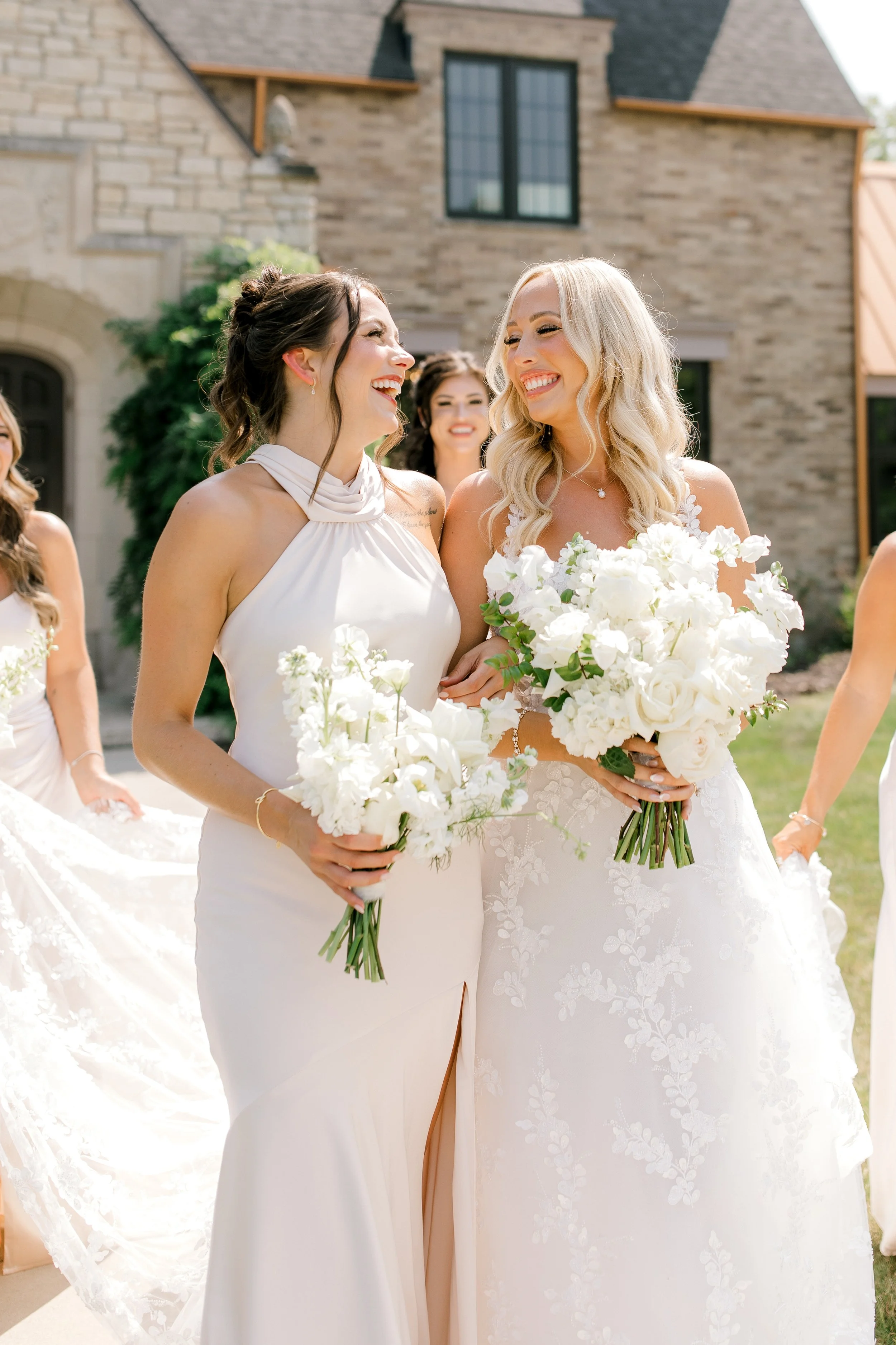 Timeless, Romantic Wedding at Venue3Two | Laurenda Marie Photography | Michigan Wedding Photographer