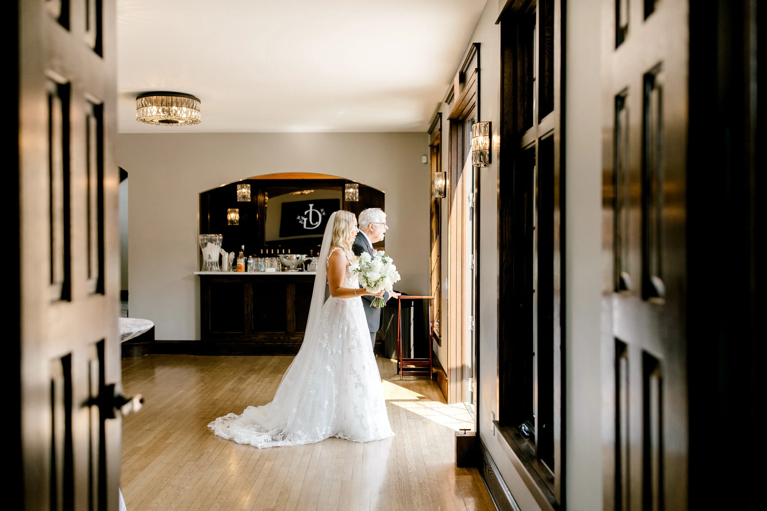 Timeless, Romantic Wedding at Venue3Two | Laurenda Marie Photography | Michigan Wedding Photographer