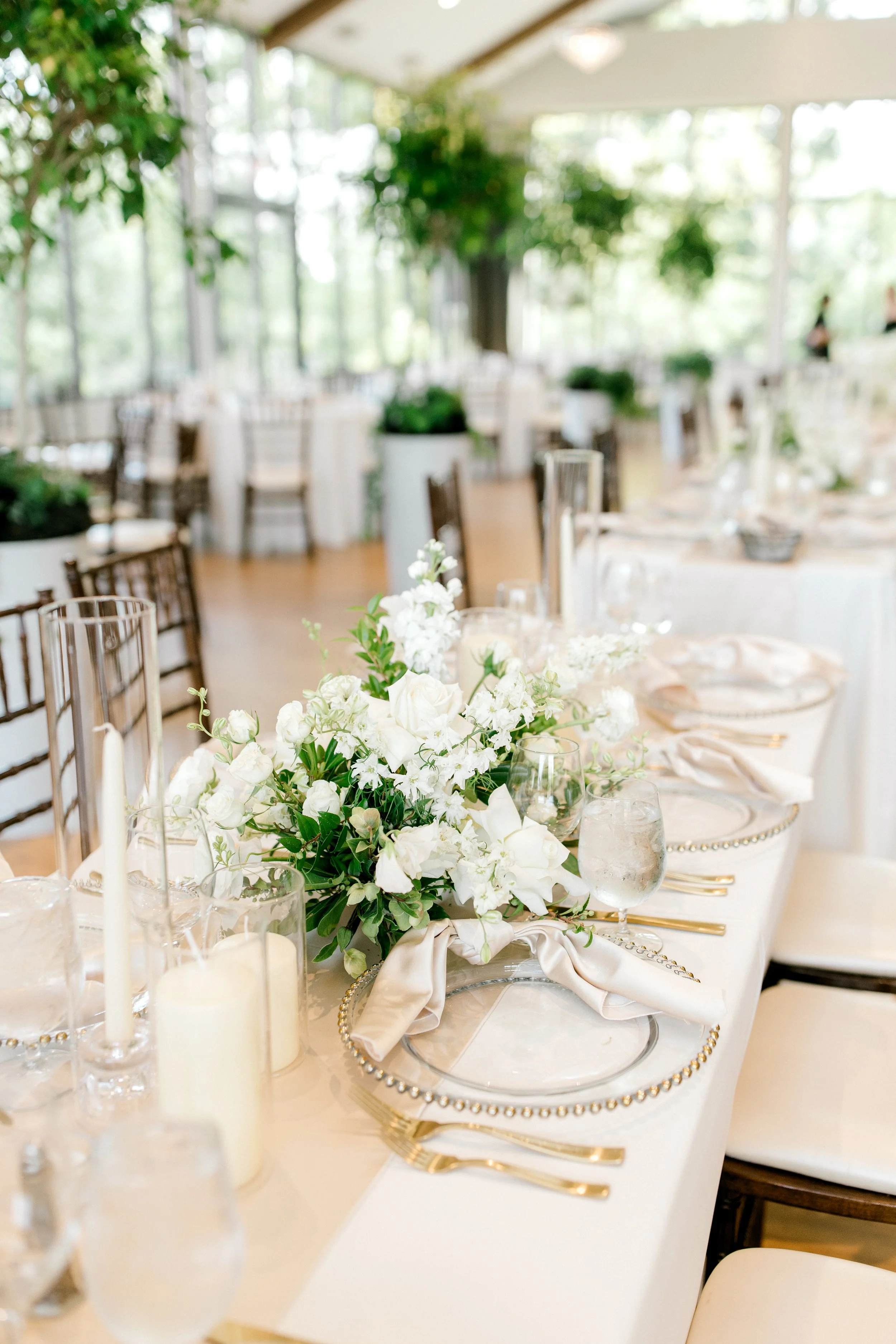 Timeless, Romantic Wedding at Venue3Two | Laurenda Marie Photography | Michigan Wedding Photographer