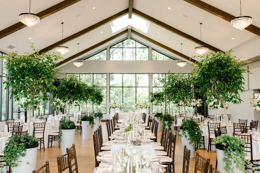 Timeless, Romantic Wedding at Venue3Two | Laurenda Marie Photography | Michigan Wedding Photographer