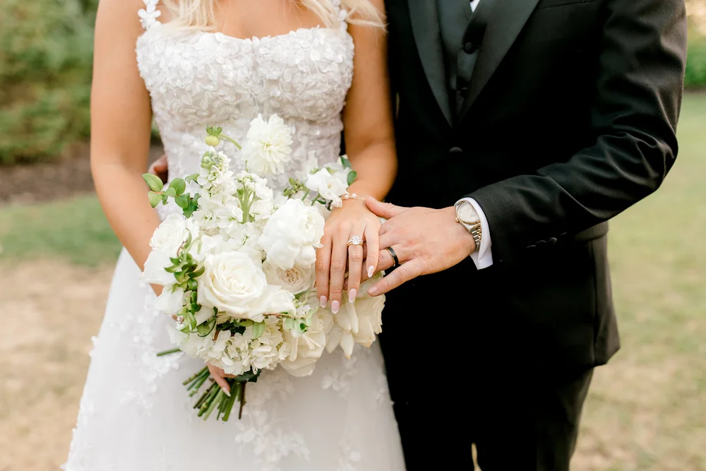 Timeless, Romantic Wedding at Venue3Two | Laurenda Marie Photography | Michigan Wedding Photographer