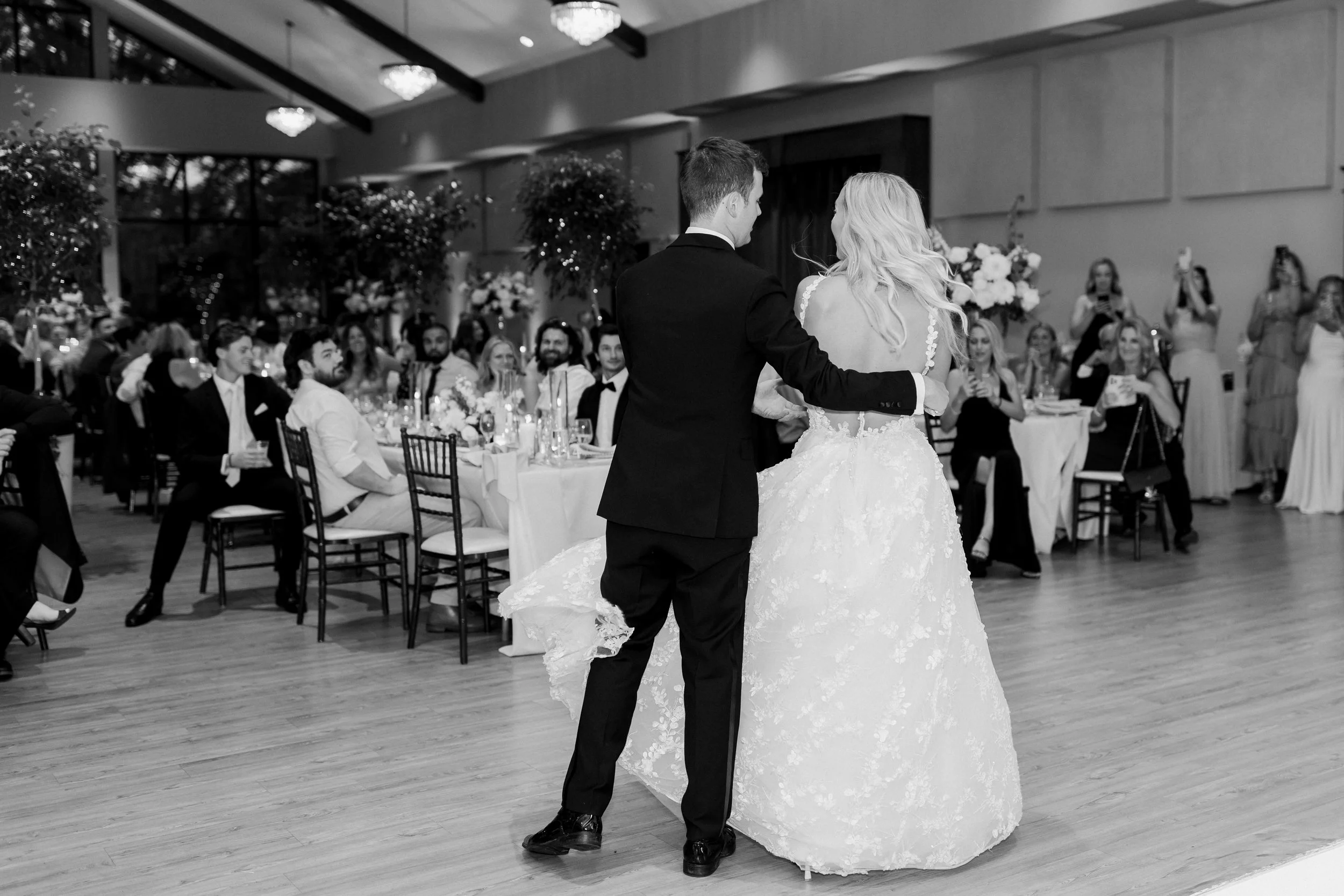 Timeless, Romantic Wedding at Venue3Two | Laurenda Marie Photography | Michigan Wedding Photographer
