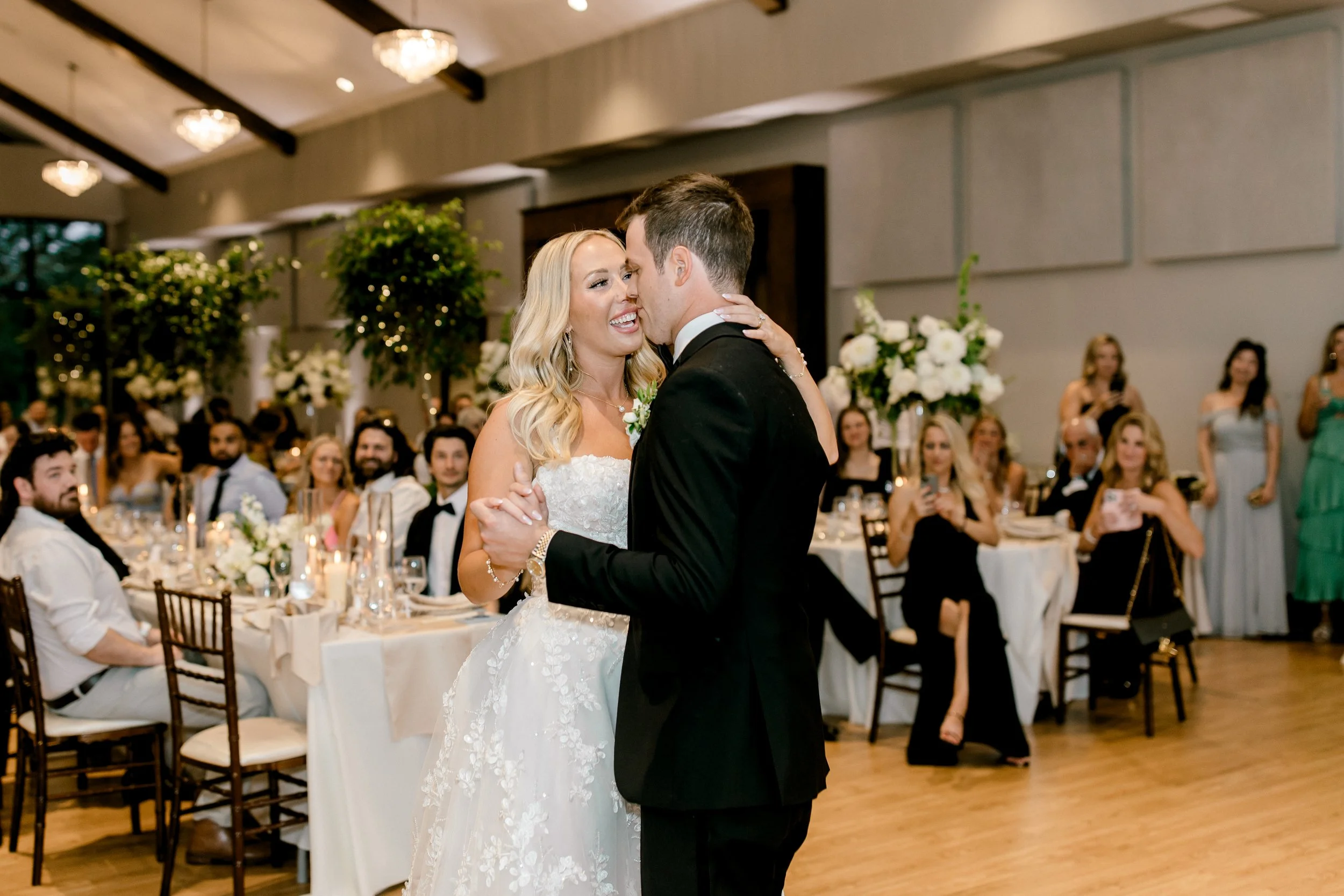 Timeless, Romantic Wedding at Venue3Two | Laurenda Marie Photography | Michigan Wedding Photographer