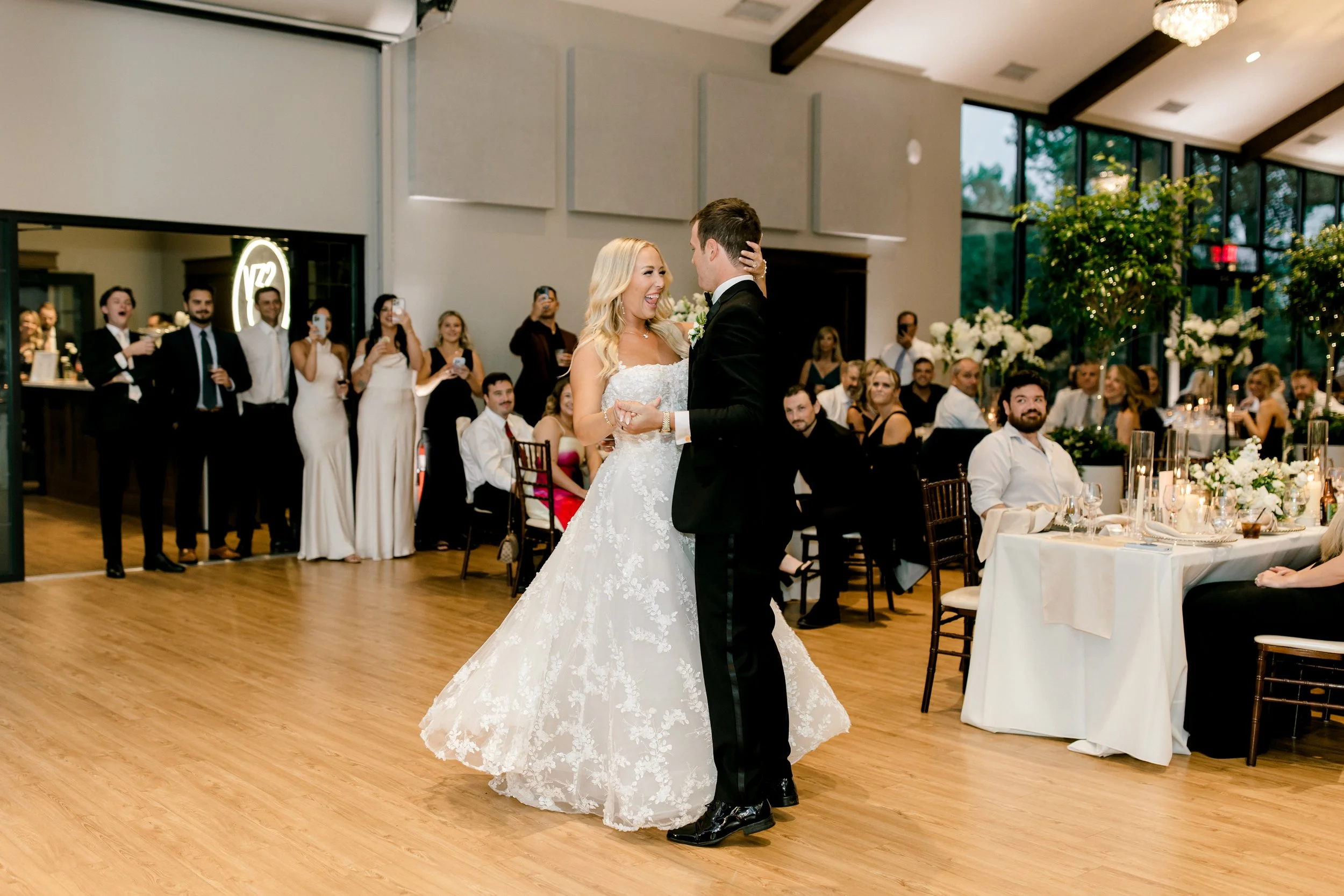 Timeless, Romantic Wedding at Venue3Two | Laurenda Marie Photography | Michigan Wedding Photographer