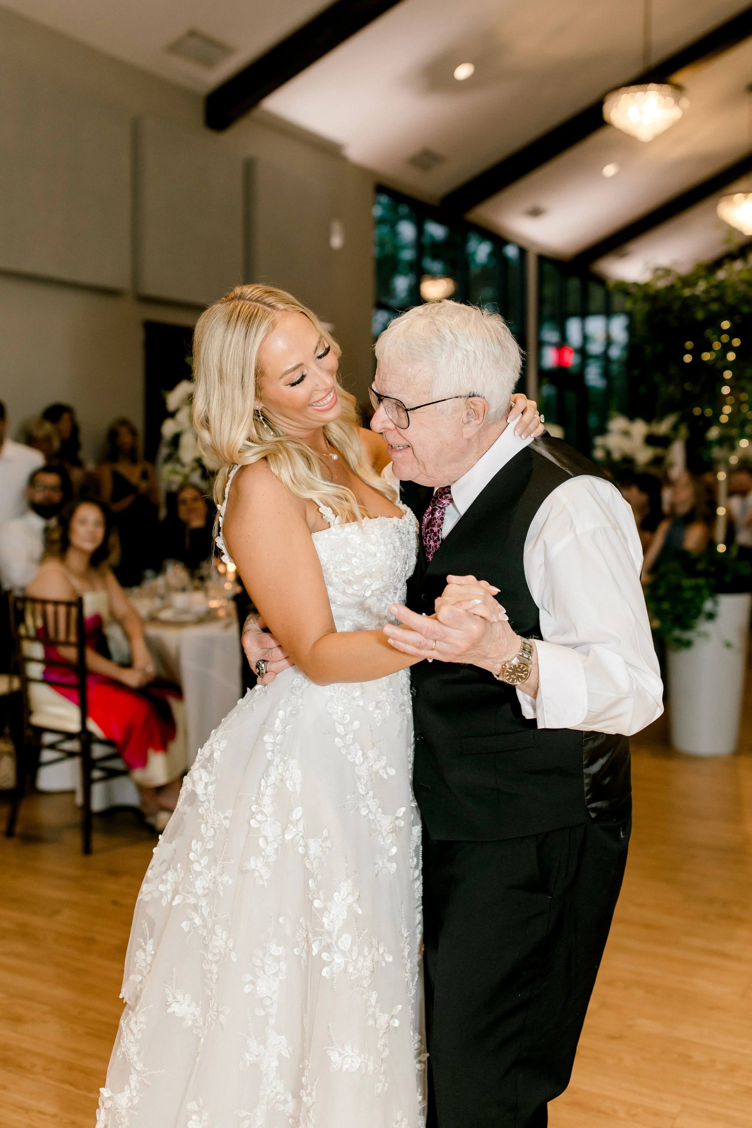 Timeless, Romantic Wedding at Venue3Two | Laurenda Marie Photography | Michigan Wedding Photographer