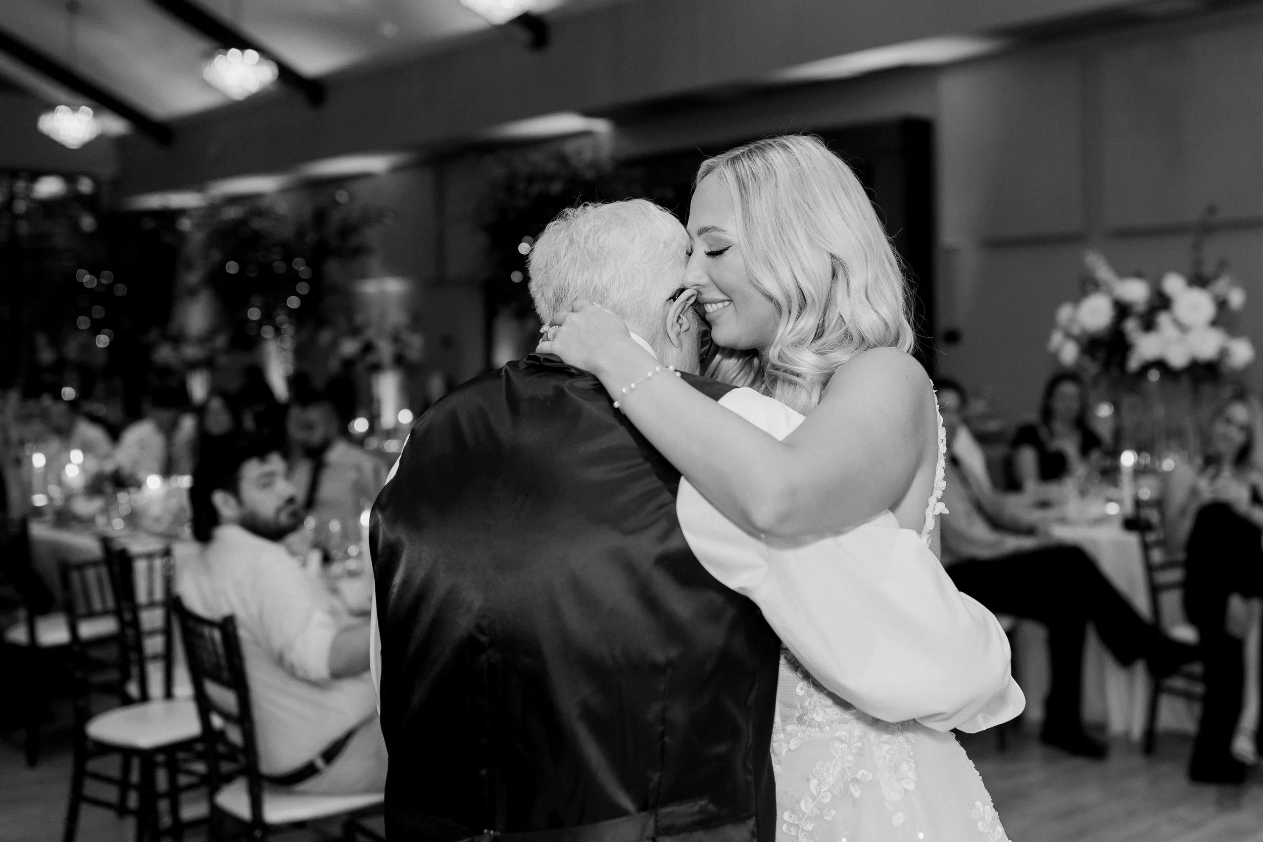 Timeless, Romantic Wedding at Venue3Two | Laurenda Marie Photography | Michigan Wedding Photographer