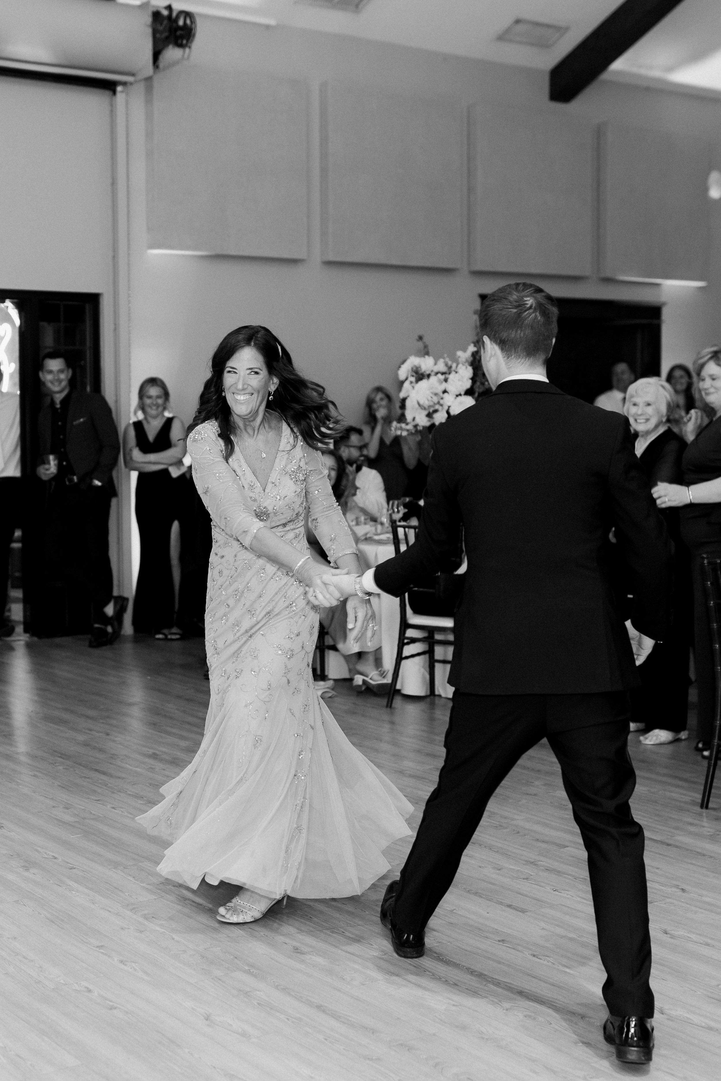 Timeless, Romantic Wedding at Venue3Two | Laurenda Marie Photography | Michigan Wedding Photographer