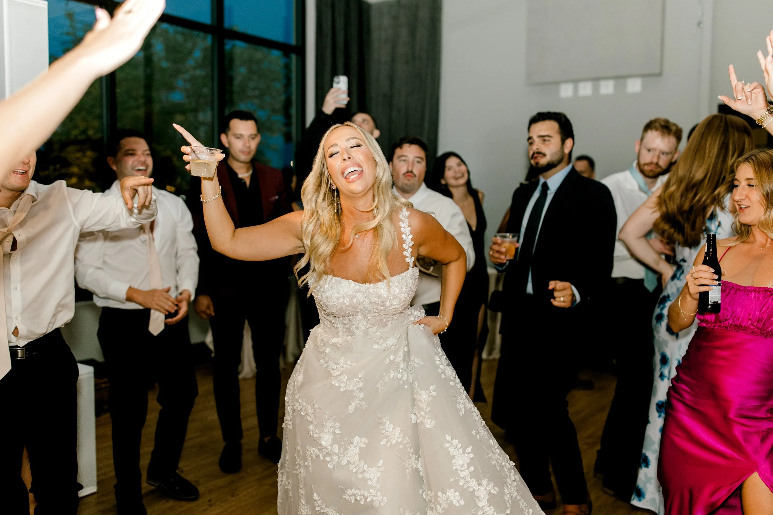 Timeless, Romantic Wedding at Venue3Two | Laurenda Marie Photography | Michigan Wedding Photographer