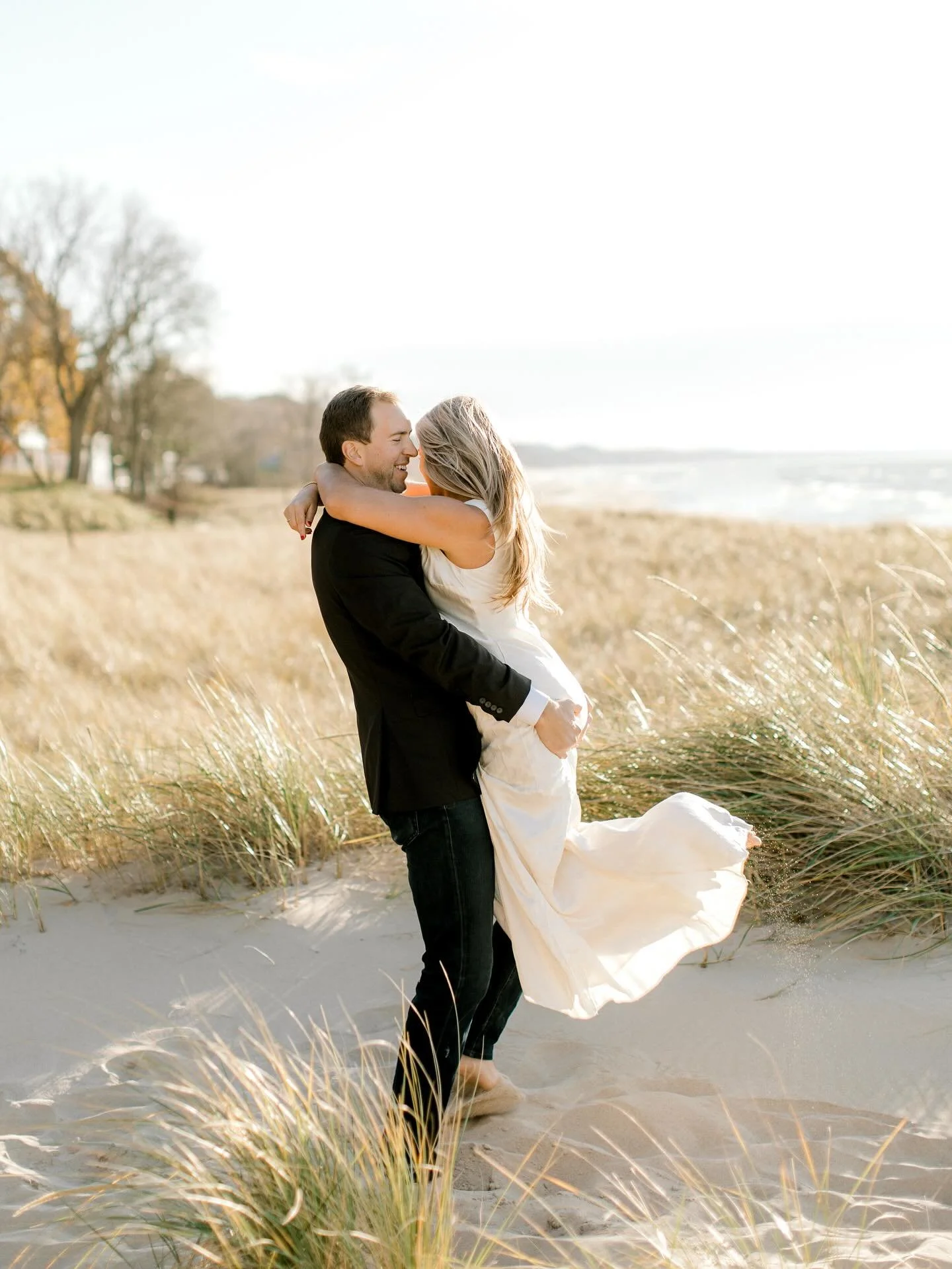 These two, next year at @etrefarms 💍 🤌🏼 🔥 

#Laurendamariephotography #risingtide #grandrapidsweddingphotographer #westmichiganweddingphotographer #theprettyblog #stylemepretty  #laurendamariebrides #naturallightphotographer #lightandairy #natura
