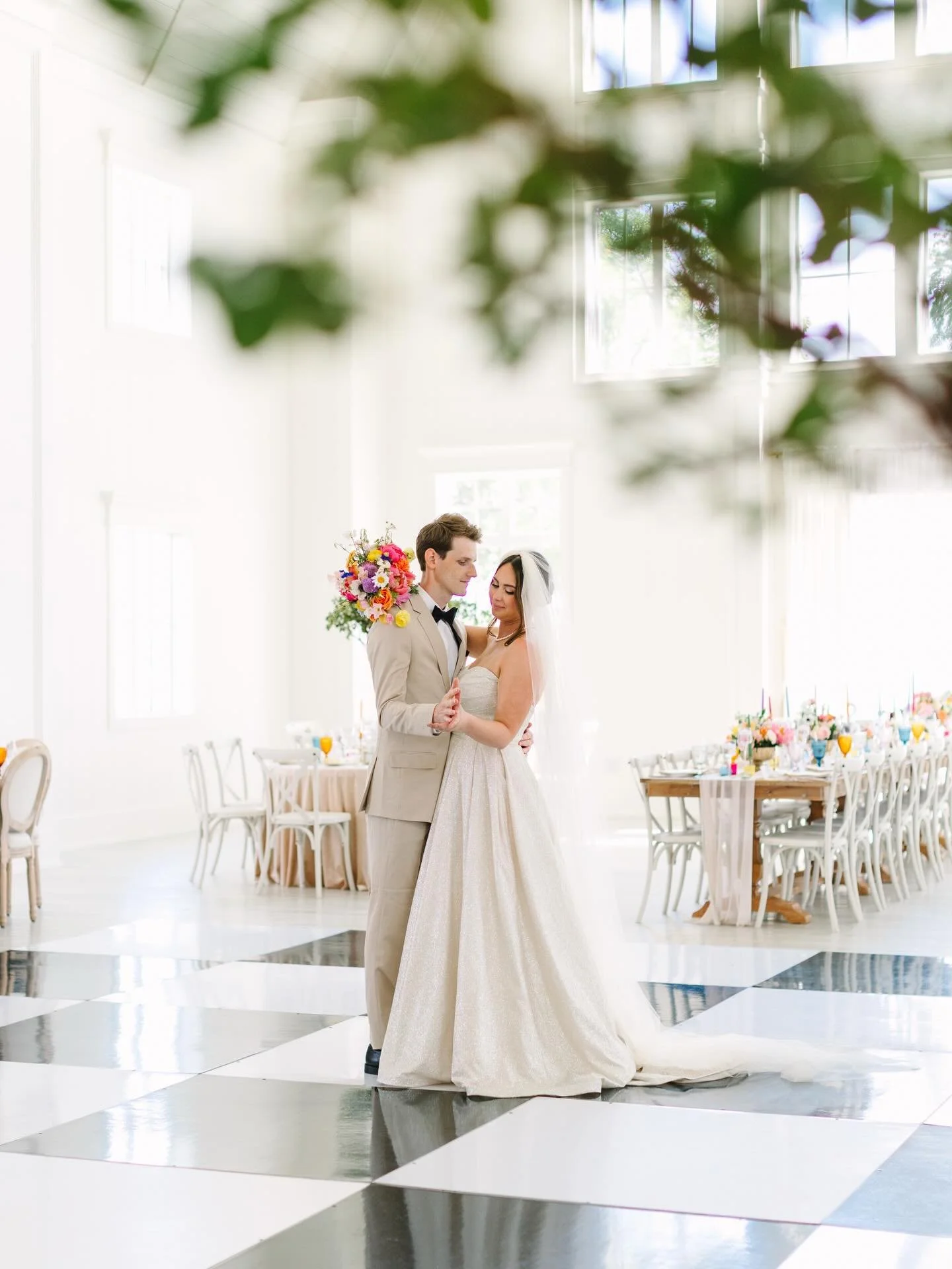 ✨ 2 ✨ spots left for 2026 weddings!! DM me to start the convo! 🥂 

#Laurendamariephotography #risingtide #grandrapidsweddingphotographer #westmichiganweddingphotographer #theprettyblog #stylemepretty  #laurendamariebrides #naturallightphotographer #