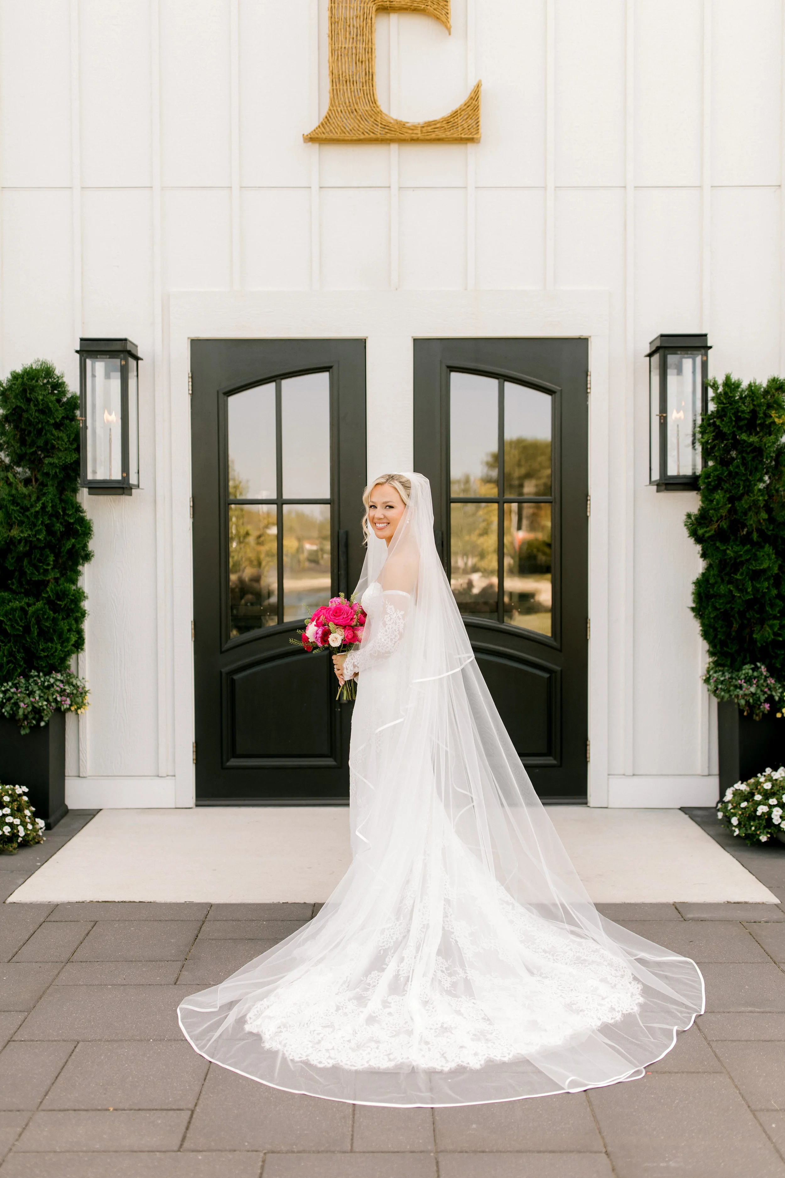 Modern Wedding at Etre Farms in St. Joseph Michigan | Laurenda Marie Photography | West Michigan + Chicago Wedding Photography