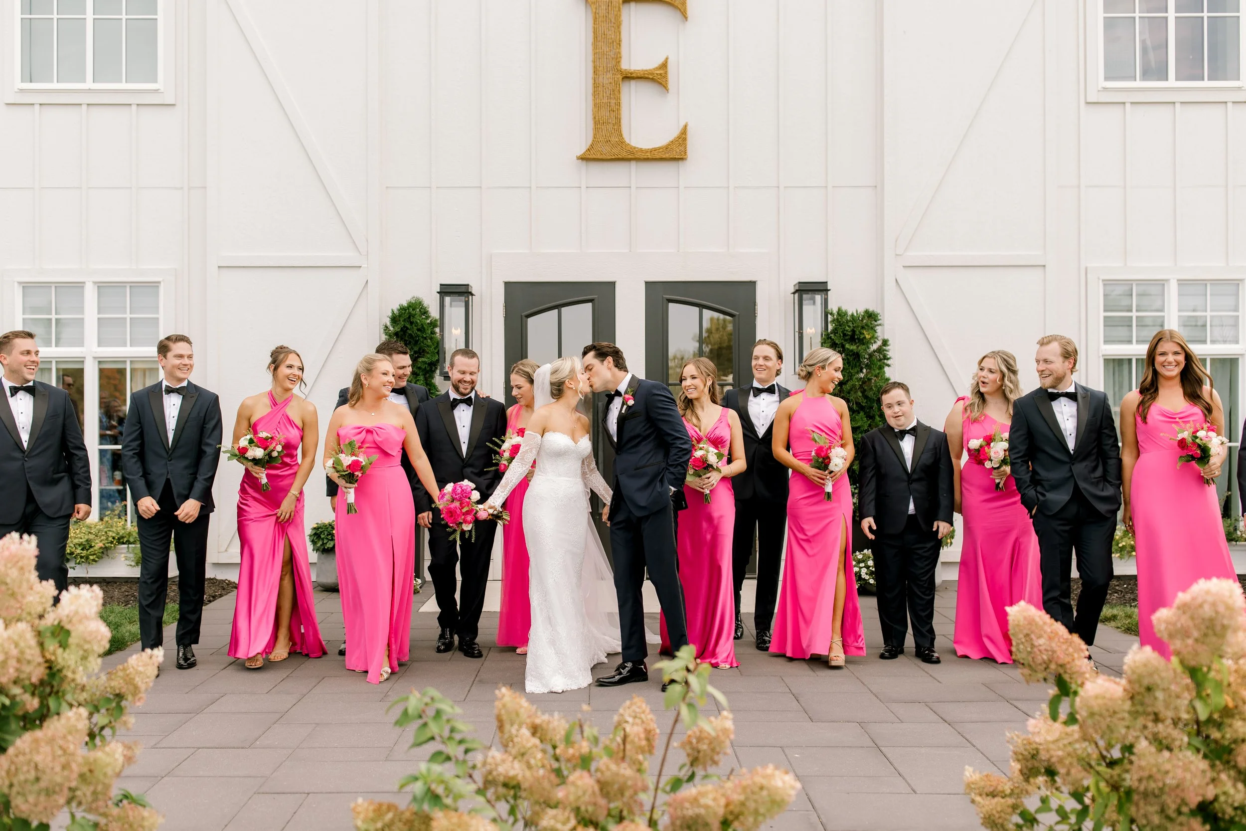 Modern Wedding at Etre Farms in St. Joseph Michigan | Laurenda Marie Photography | West Michigan + Chicago Wedding Photography