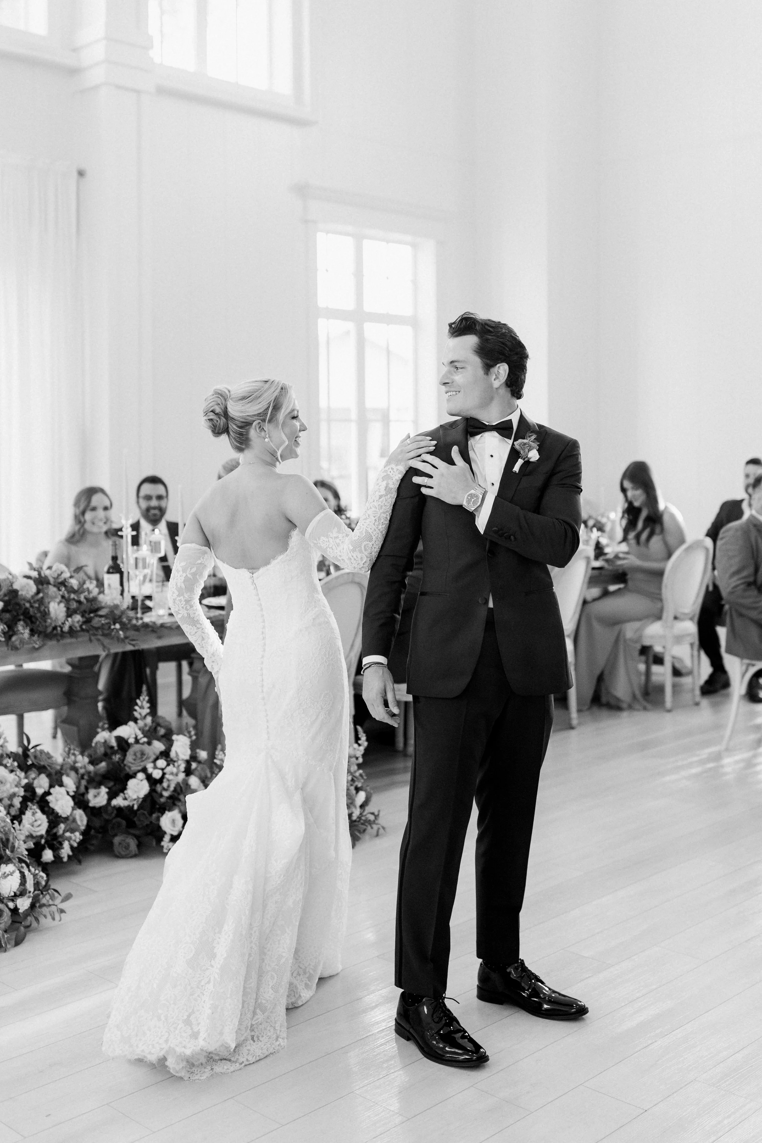 Modern Wedding at Etre Farms in St. Joseph Michigan | Laurenda Marie Photography | West Michigan + Chicago Wedding Photography