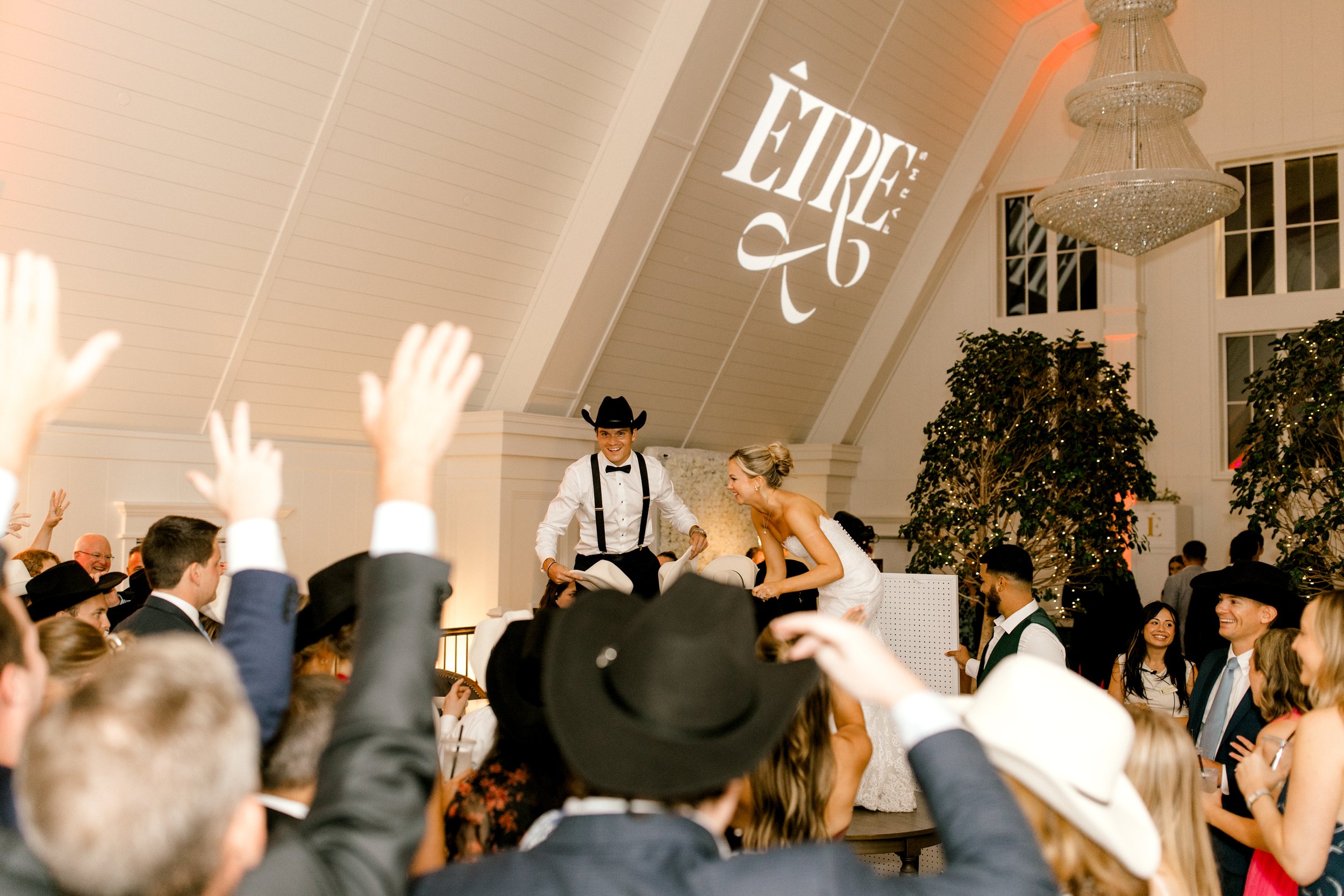 Modern Wedding at Etre Farms in St. Joseph Michigan | Laurenda Marie Photography | West Michigan + Chicago Wedding Photography
